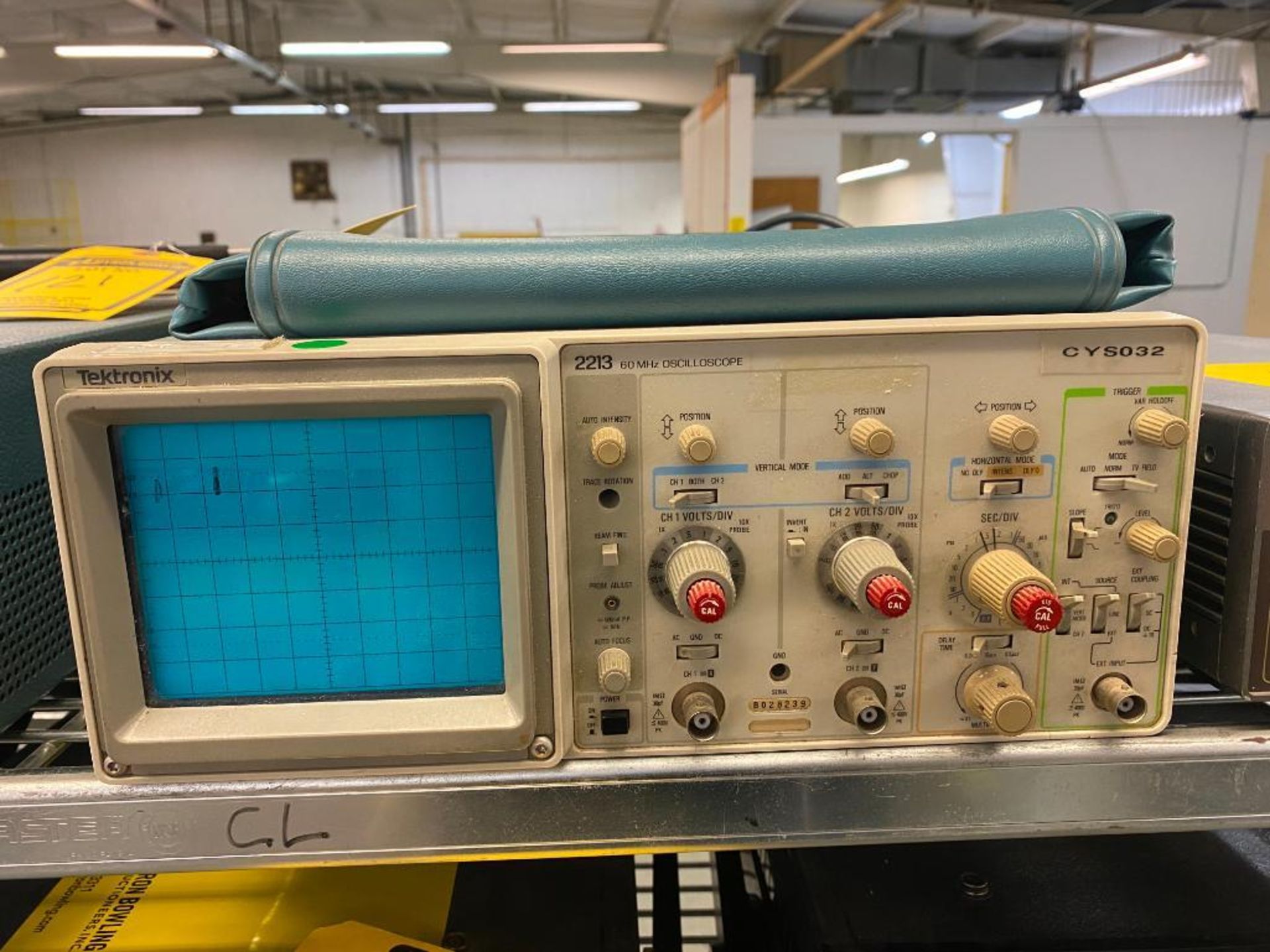 Tektronix 2213 Oscilloscope - Image 2 of 2