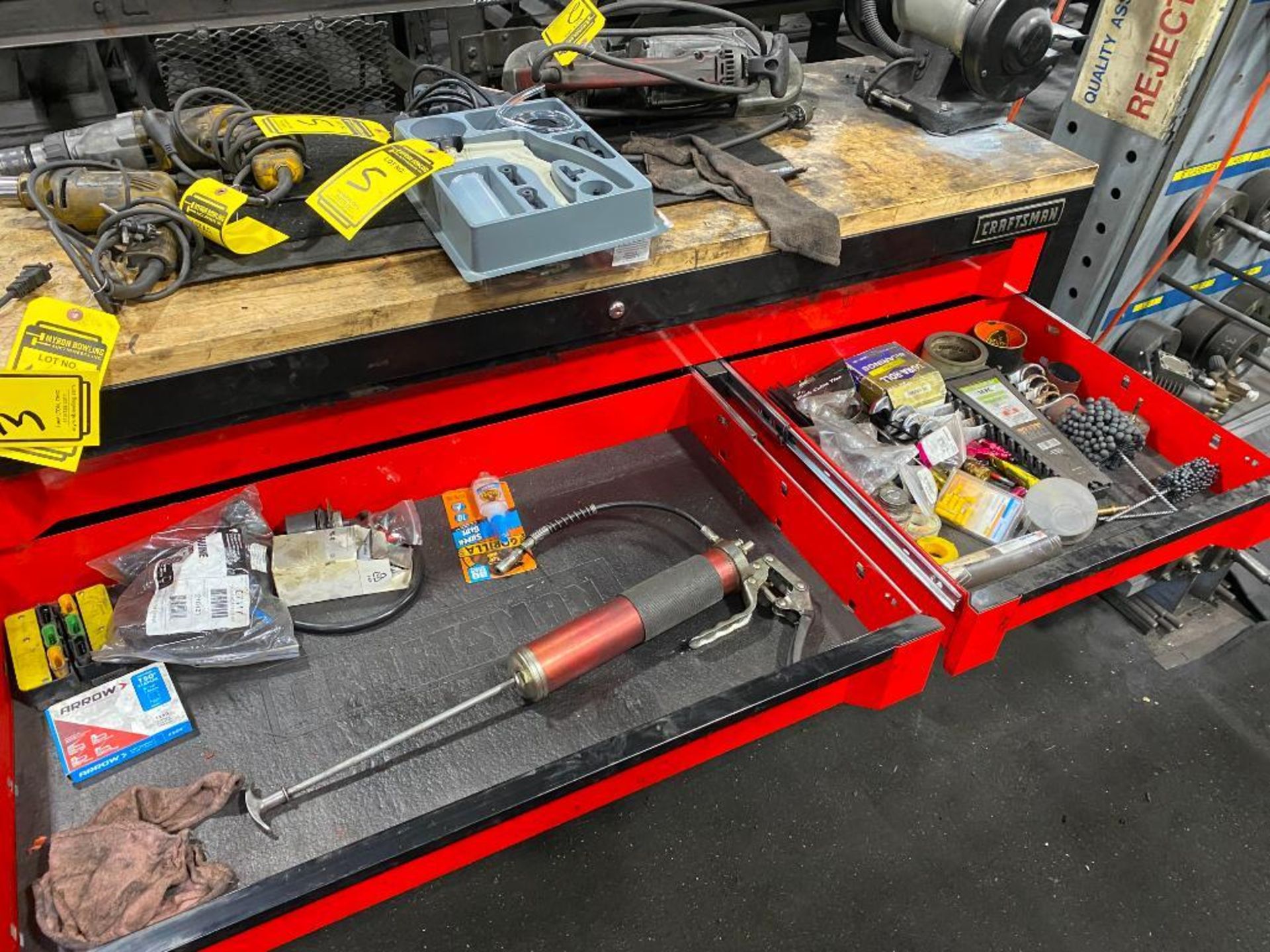 CRAFTSMAN TOOLBOX W/ BENCH GRINDER, WILTON VISE, COMBINATION WRENCHES, GREASE GUN, AIR HOSE, & SOCKE - Image 3 of 7
