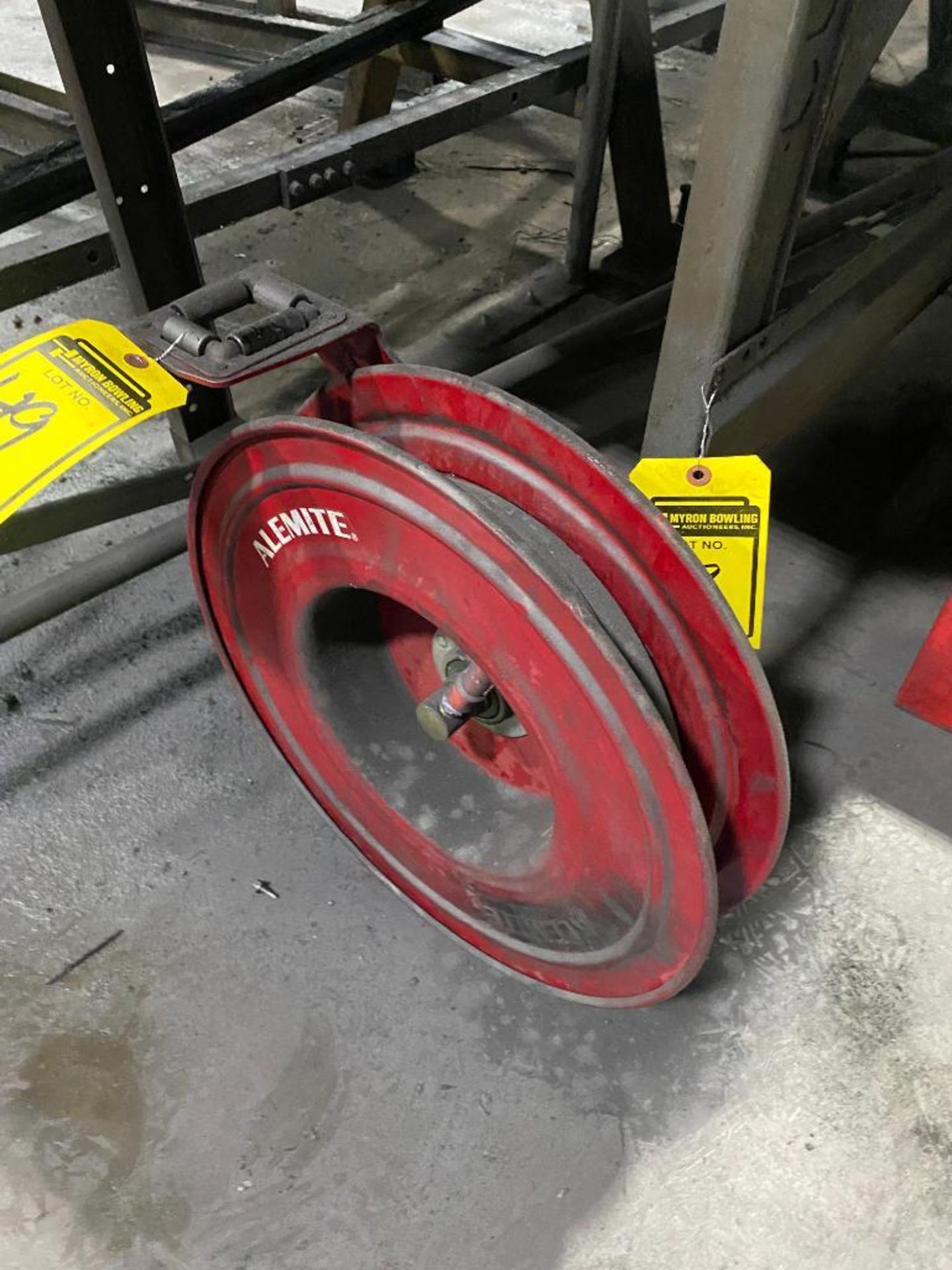 { Group of lots 48, 49, 50, 51 } HUSKY TOOLBOX & AIR HOSE REEL