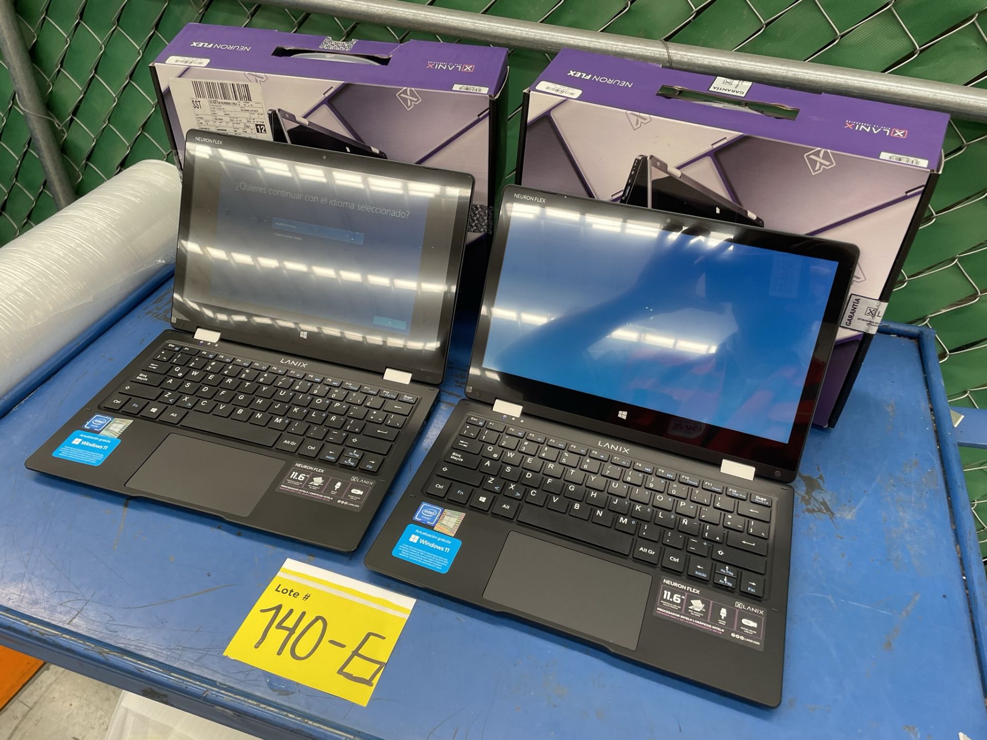 (EQUIPO NUEVO) Lote De 2 Laptops Contiene: 1 Laptop Marca LANIX, Modelo NEURON FLEX, Serie N/D, Col - Image 3 of 9
