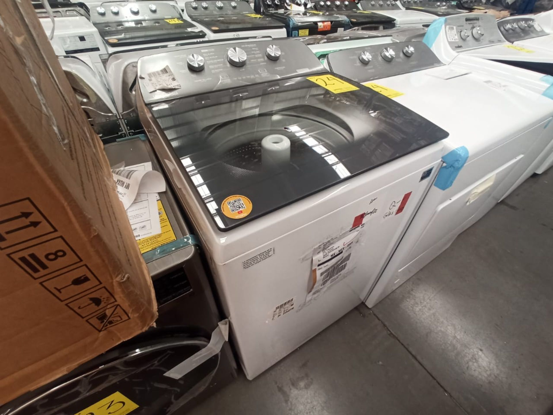 Lote de 1 Lavadora y 1 secadora contiene: 1 lavadora de 18 kg Marca Whirlpool, Modelo 8MWTW1823WJM0 - Image 10 of 14