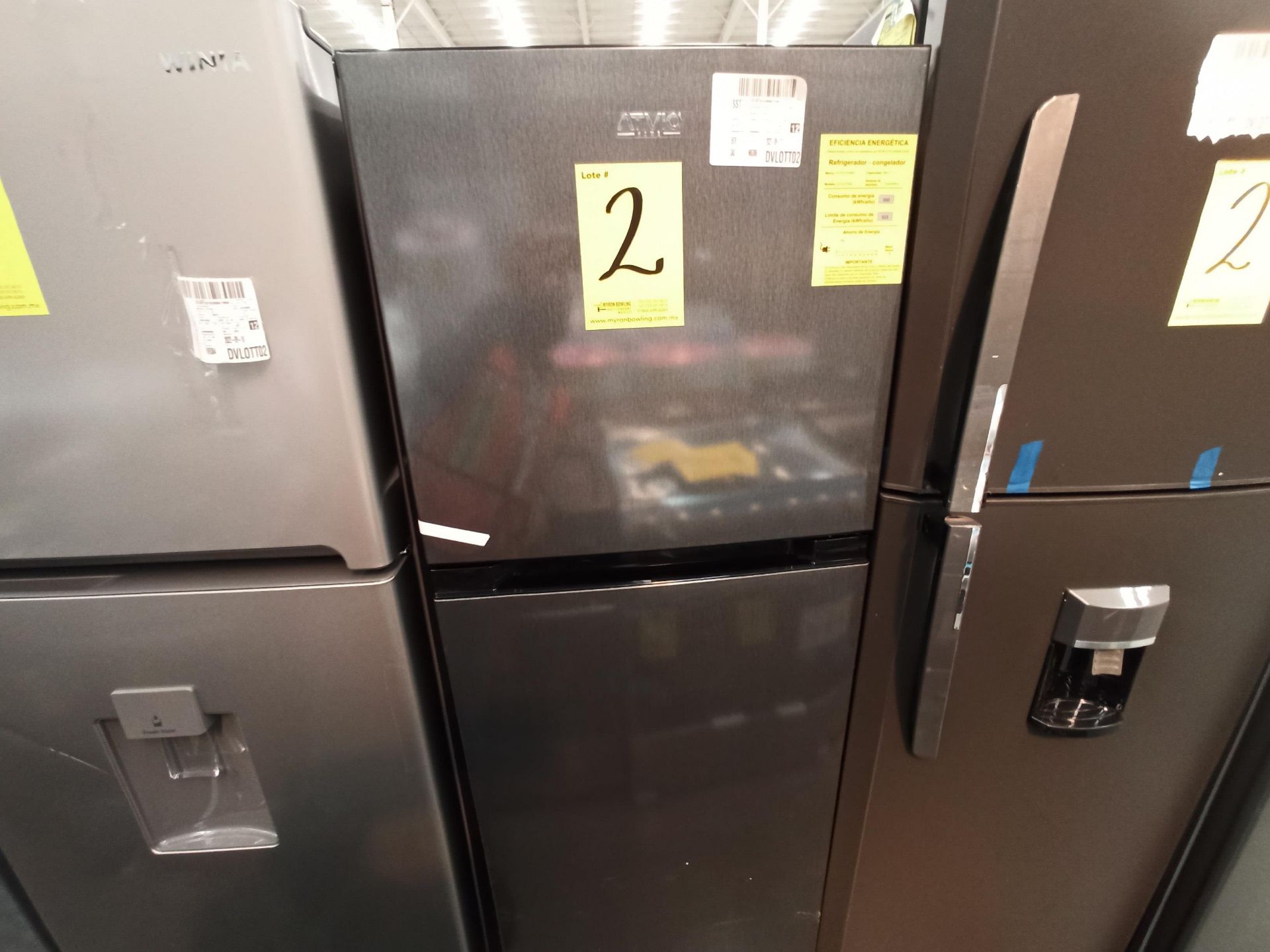 Lote de 2 refrigeradores contiene: 1 Refrigerador con dispensador de agua Marca MABE, Modelo RMA300 - Image 11 of 17