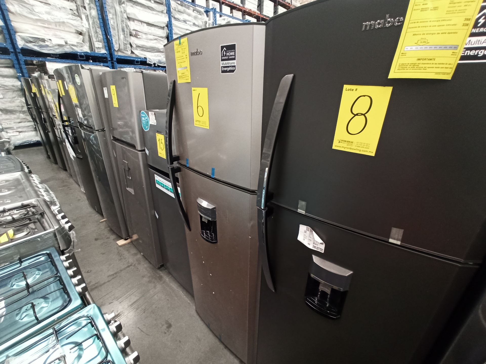 Lote de 2 refrigeradores contiene: 1 Refrigerador con dispensador de agua Marca MABE, Modelo RMA300 - Image 8 of 18