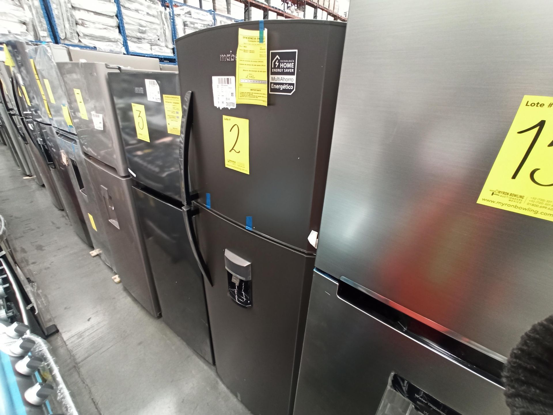 Lote de 2 refrigeradores contiene: 1 Refrigerador con dispensador de agua Marca MABE, Modelo RMA300 - Image 7 of 17