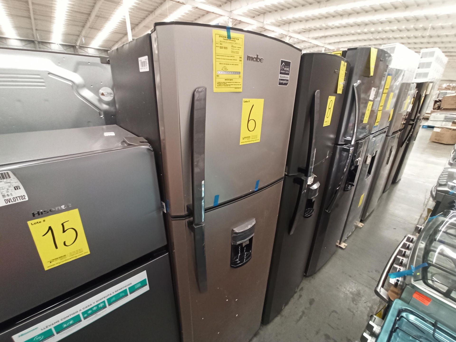 Lote de 2 refrigeradores contiene: 1 Refrigerador con dispensador de agua Marca MABE, Modelo RMA300 - Image 2 of 18