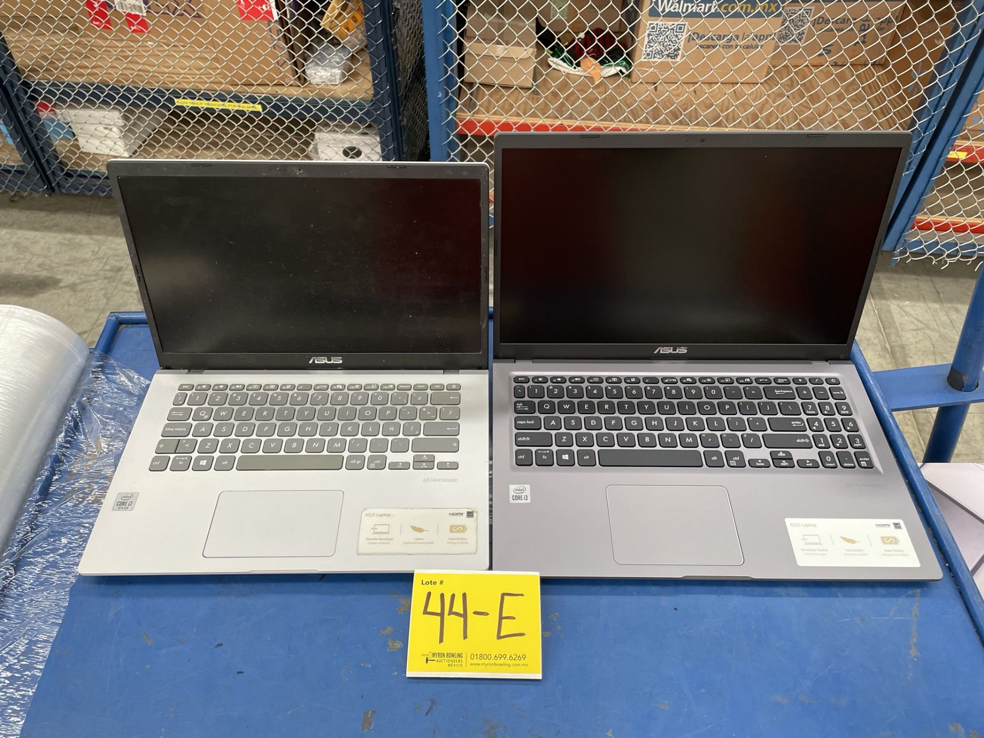 Lote de 2 Laptops contiene: 1 Laptop Marca ASUS, Modelo X515, Serie 23840F, Color Gris, Procesador