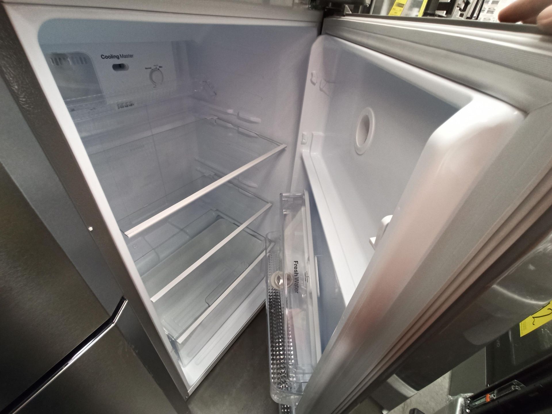 Lote de 2 refrigeradores contiene: 1 Refrigerador Marca WHIRLPOOL, Modelo WT1230K, Serie VSB3739992 - Image 17 of 18