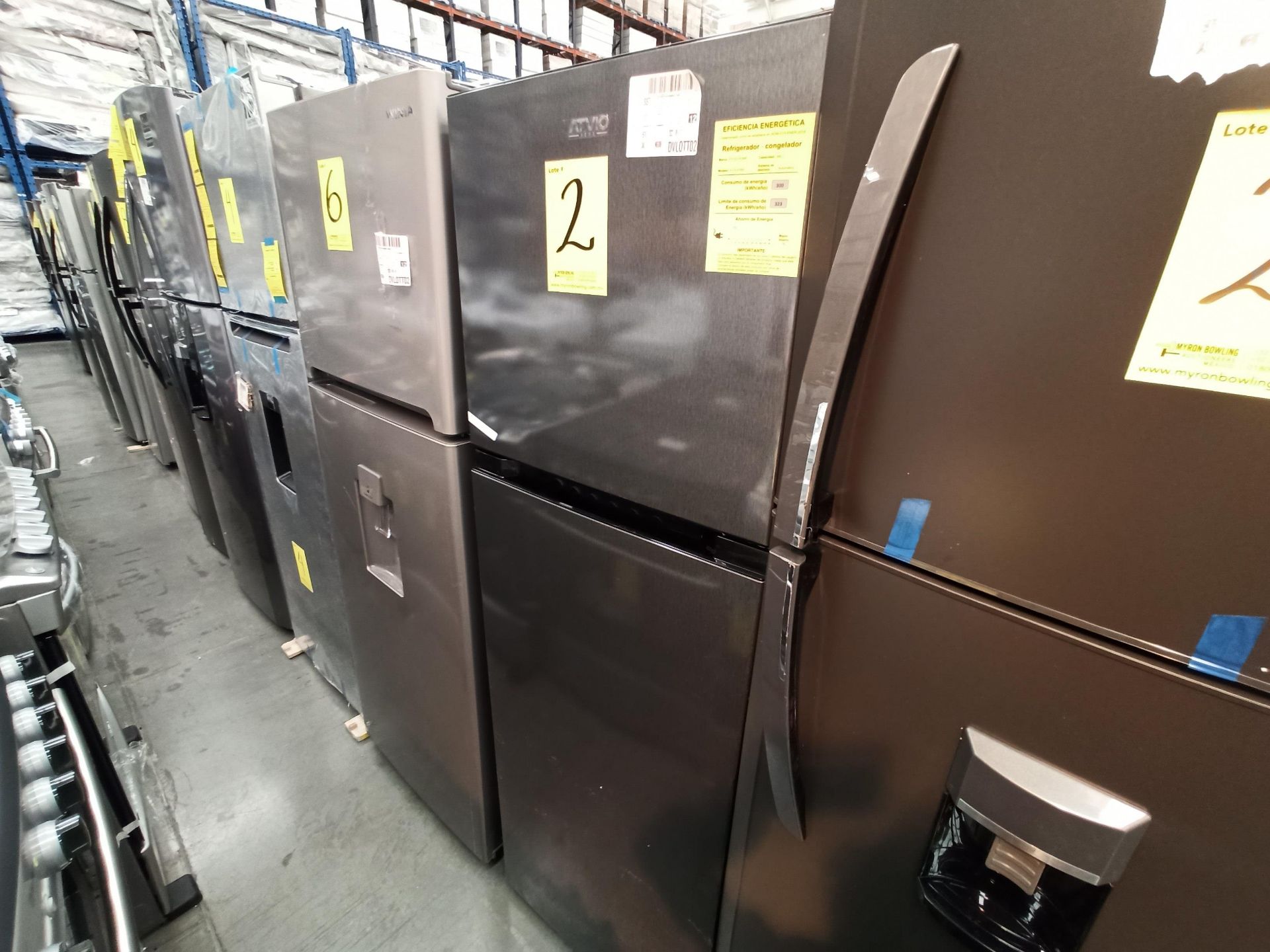 Lote de 2 refrigeradores contiene: 1 Refrigerador con dispensador de agua Marca MABE, Modelo RMA300 - Image 15 of 17