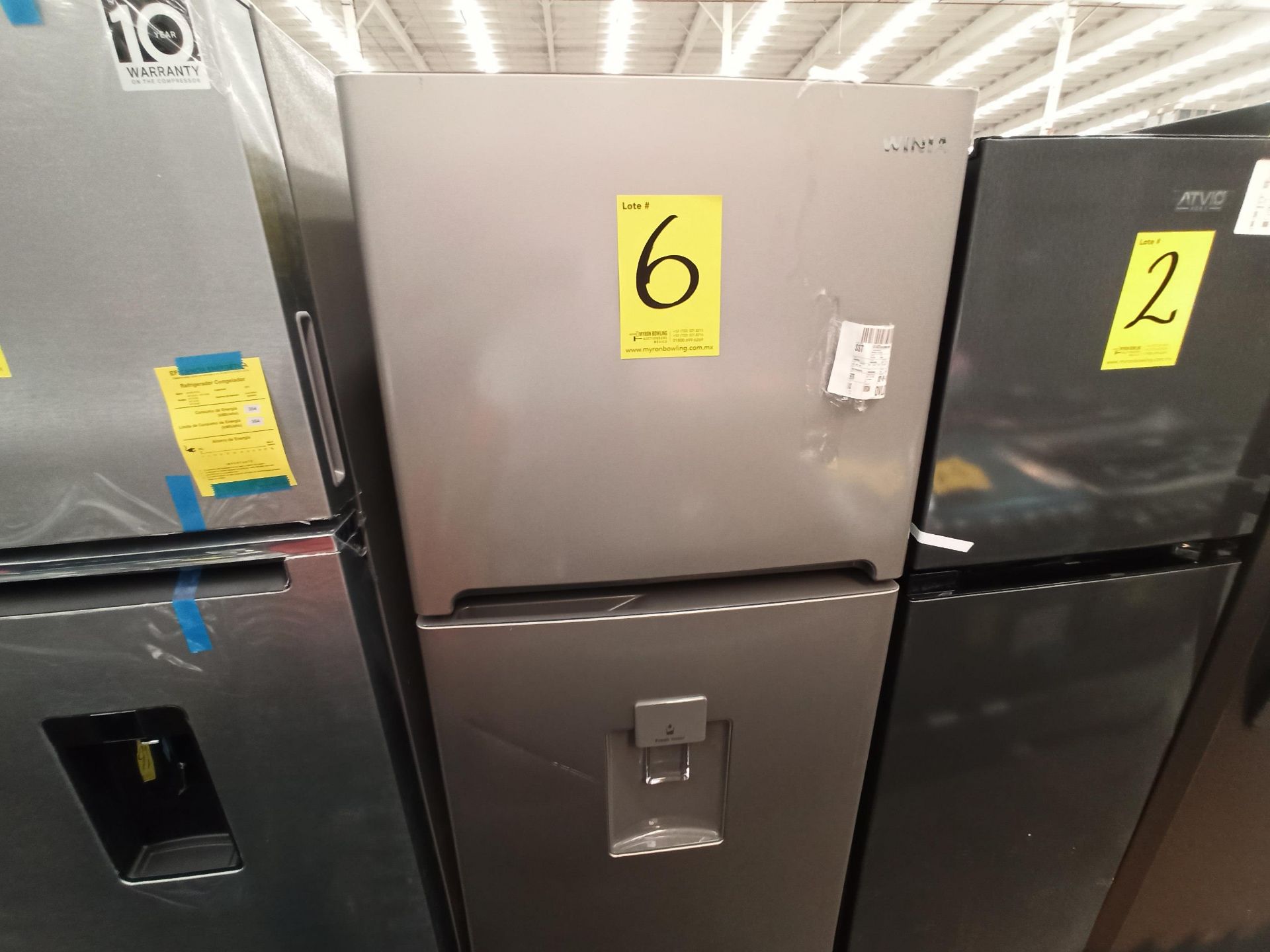 Lote de 2 refrigeradores contiene: 1 Refrigerador con dispensador de agua Marca MABE, Modelo RMA300 - Image 10 of 18