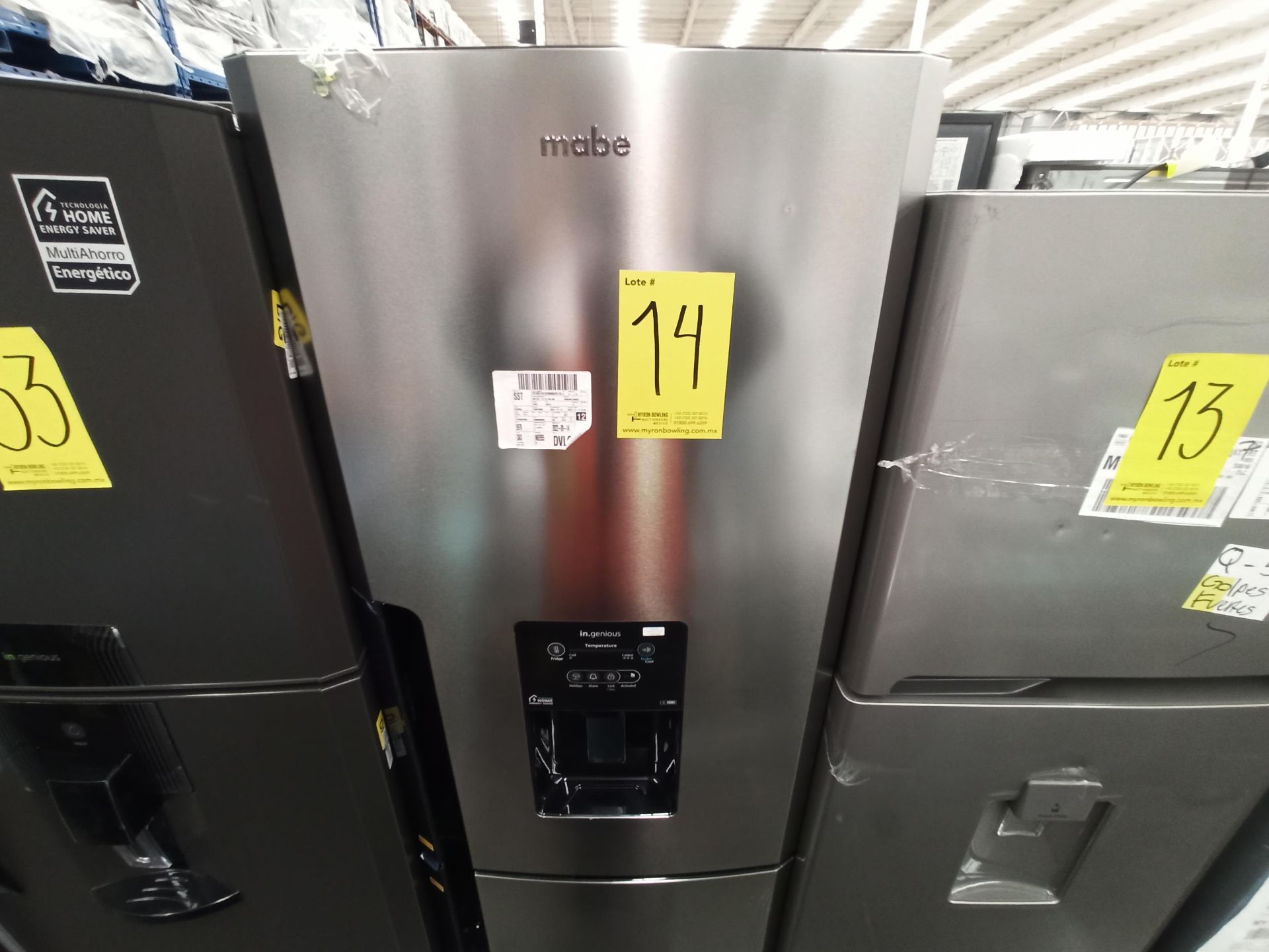 1 Refrigerador con dispensador de agua Marca MABE, Modelo RMB300IZMRXA, Serie 2210B408141, Color GR
