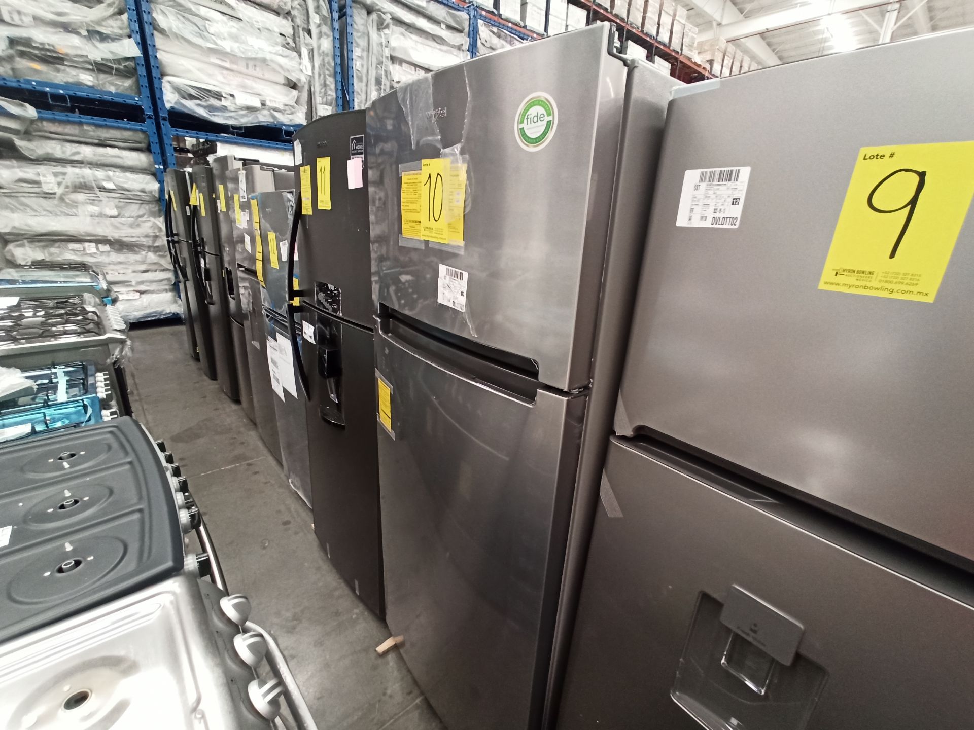 Lote de 2 refrigeradores contiene: 1 Refrigerador Marca WHIRLPOOL, Modelo WT1818A, Serie 878989, Co - Image 2 of 16