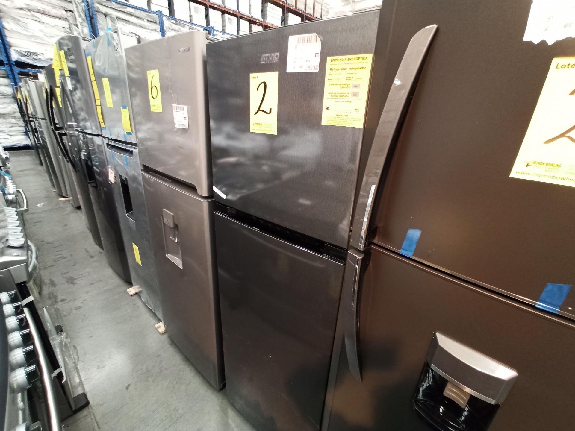 Lote de 2 refrigeradores contiene: 1 Refrigerador con dispensador de agua Marca MABE, Modelo RMA300 - Image 14 of 17