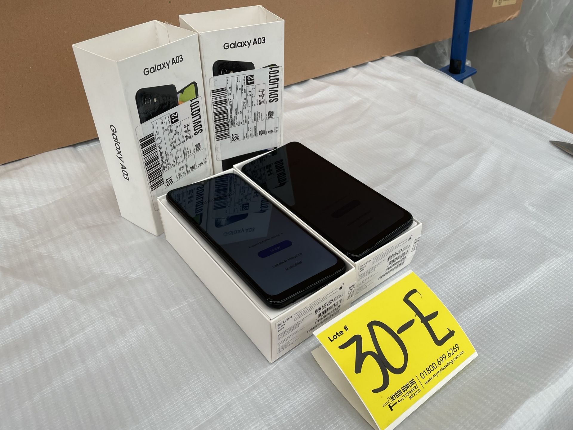 (EQUIPO NUEVO) Lote de 2 teléfonos celulares contiene: 1 celular Marca SAMSUNG, Modelo GALAXY A03, - Image 5 of 9