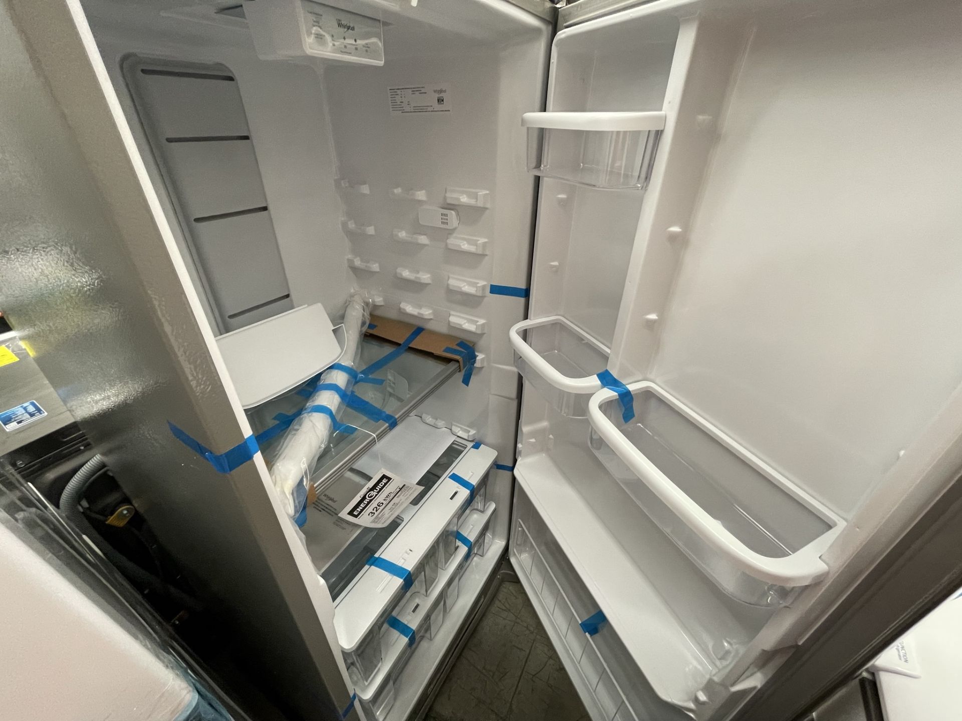 (EQUIPO NUEVO) 1 Refrigerador Marca WHIRLPOOL, Modelo WSR57R18DM, Serie 905370, Color GRIS, (Nuevo, - Image 7 of 8