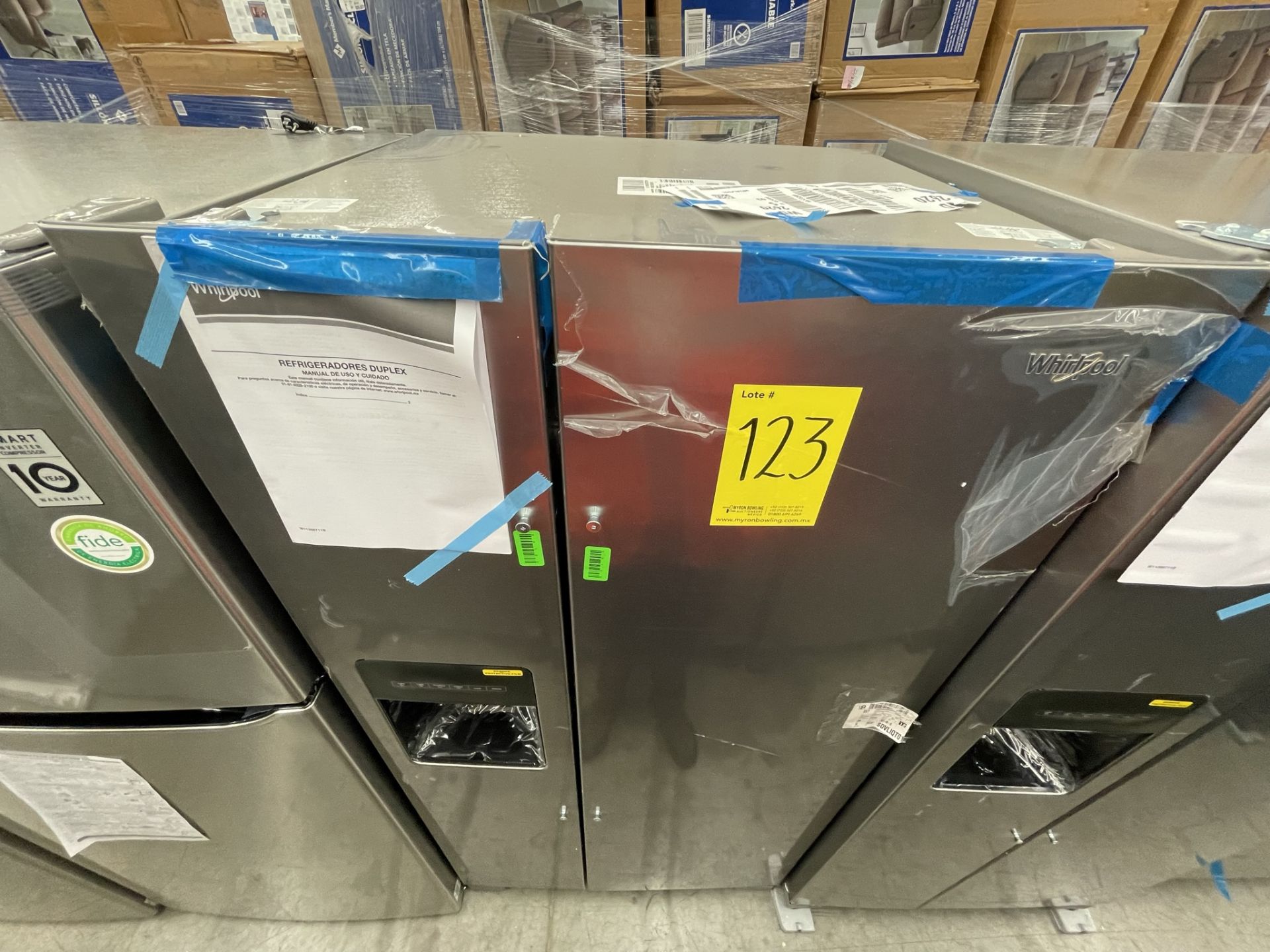 (EQUIPO NUEVO) 1 Refrigerador con dispensador de agua Marca WHIRLPOOL, Modelo WD2620S, Serie 025709