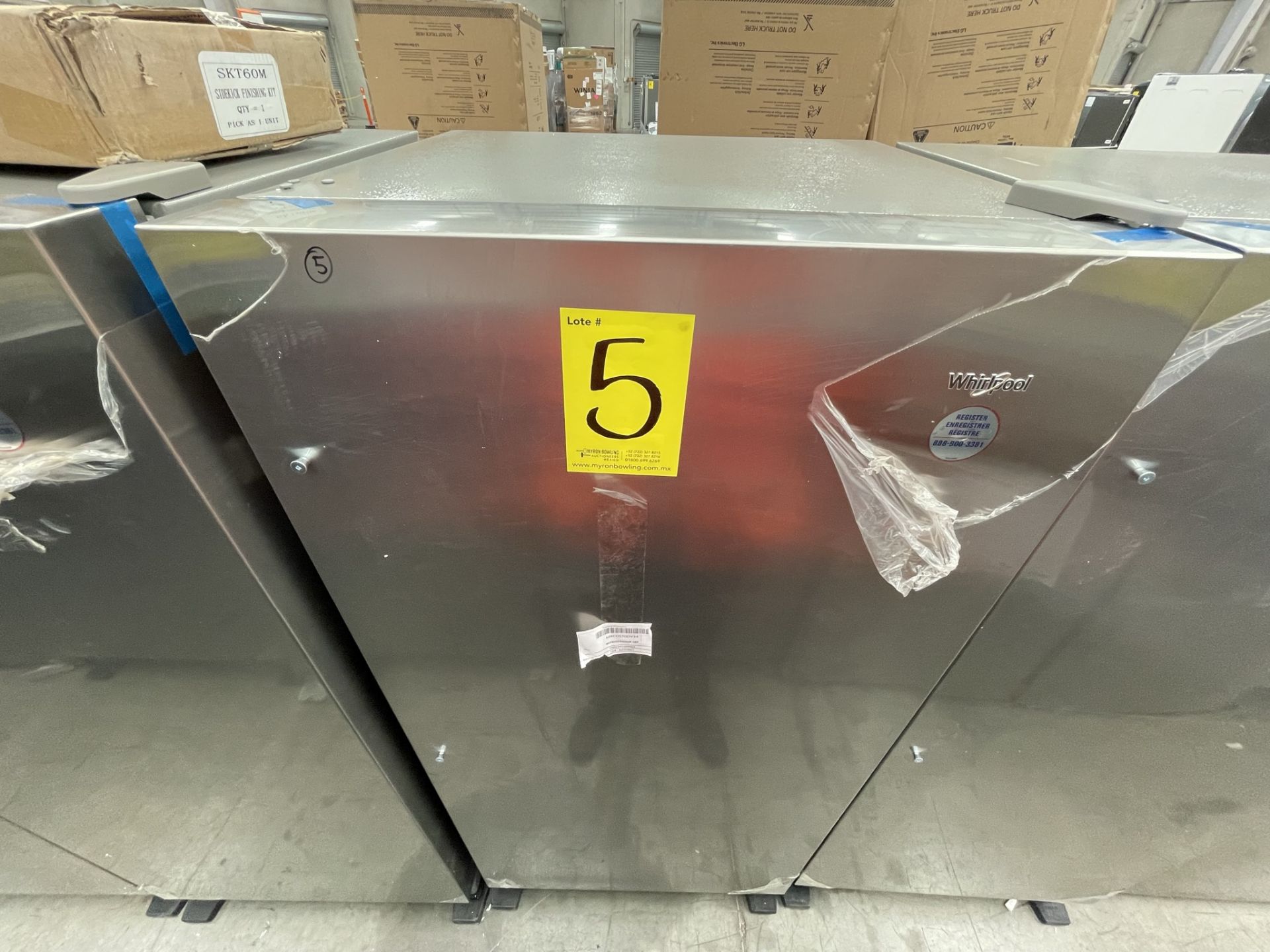 (EQUIPO NUEVO) 1 Refrigerador Marca WHIRLPOOL, Modelo WSR57R18DM, Serie 905375, Color GRIS, (Nuevo, - Image 2 of 8