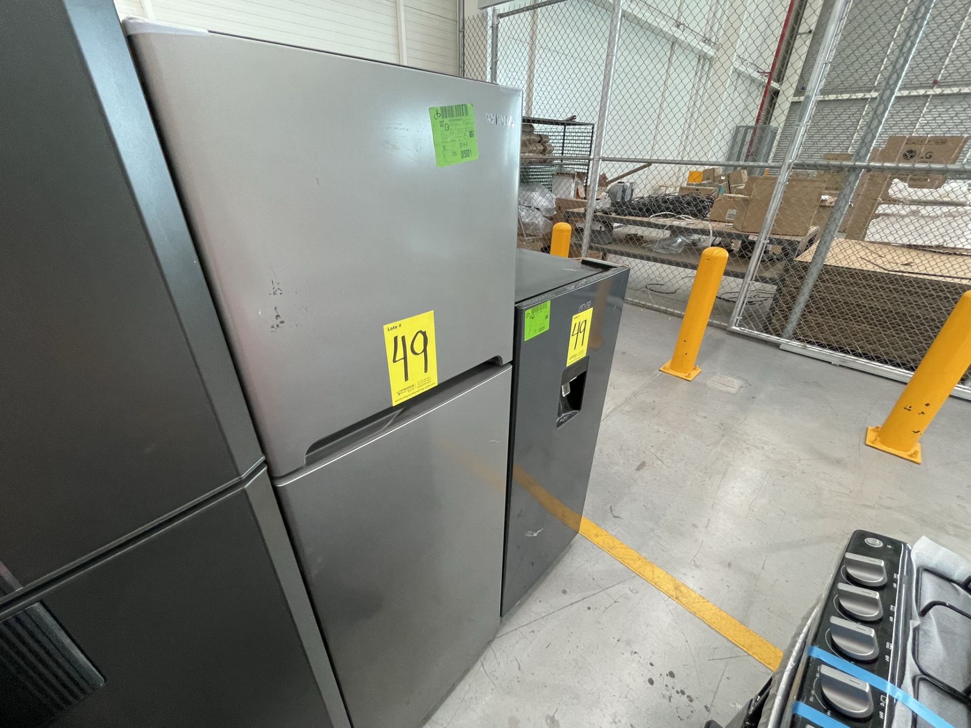 Lote de 2 Refrigeradores contiene: 1 Refrigerador Marca WINIA, Modelo DRF25210GN, Serie 370028, Col - Image 6 of 28