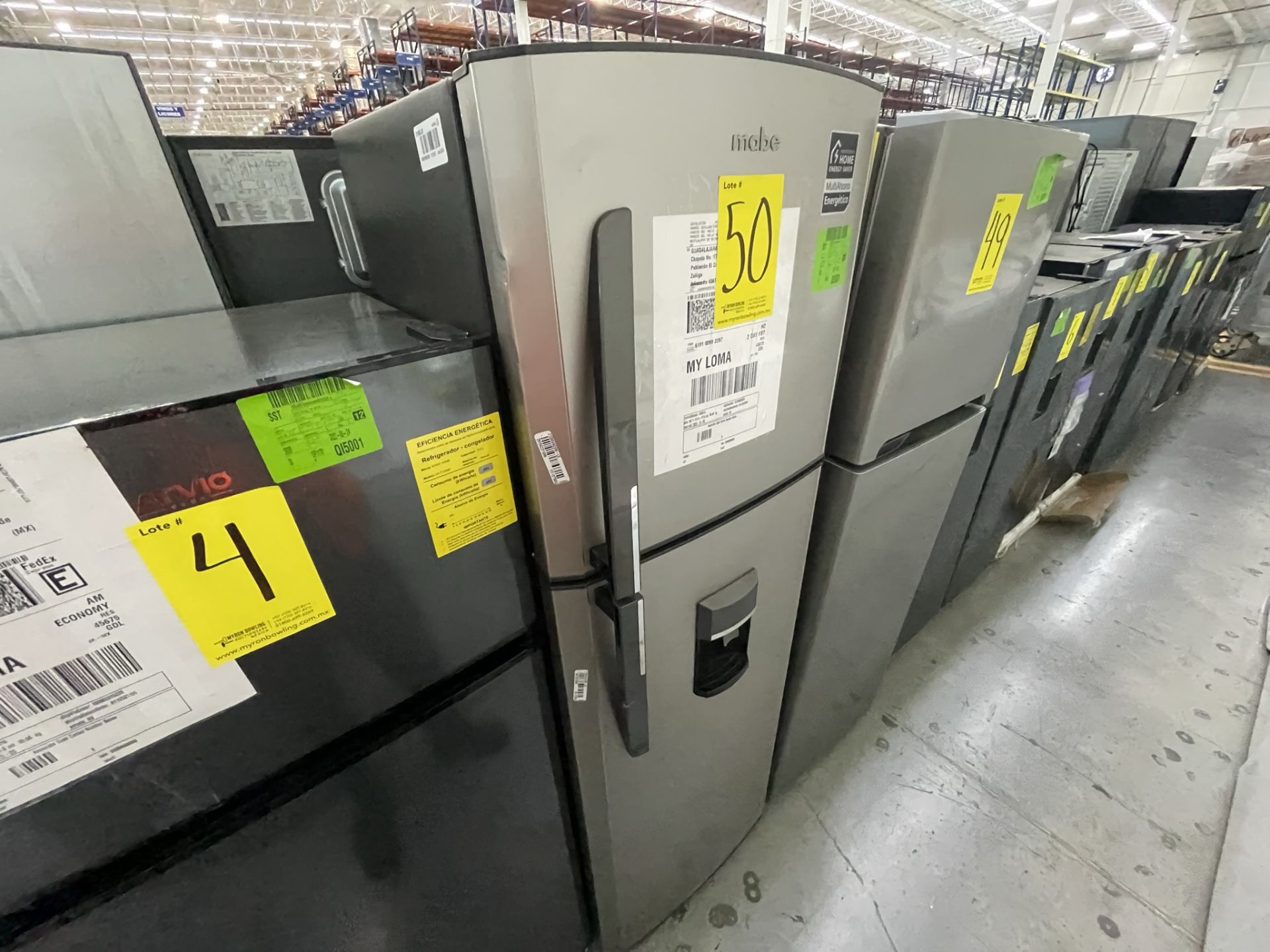 Lote de 2 Refrigeradores contiene: 1 Refrigerador con dispensador de agua Marca MABE, Modelo RMA250 - Image 11 of 21