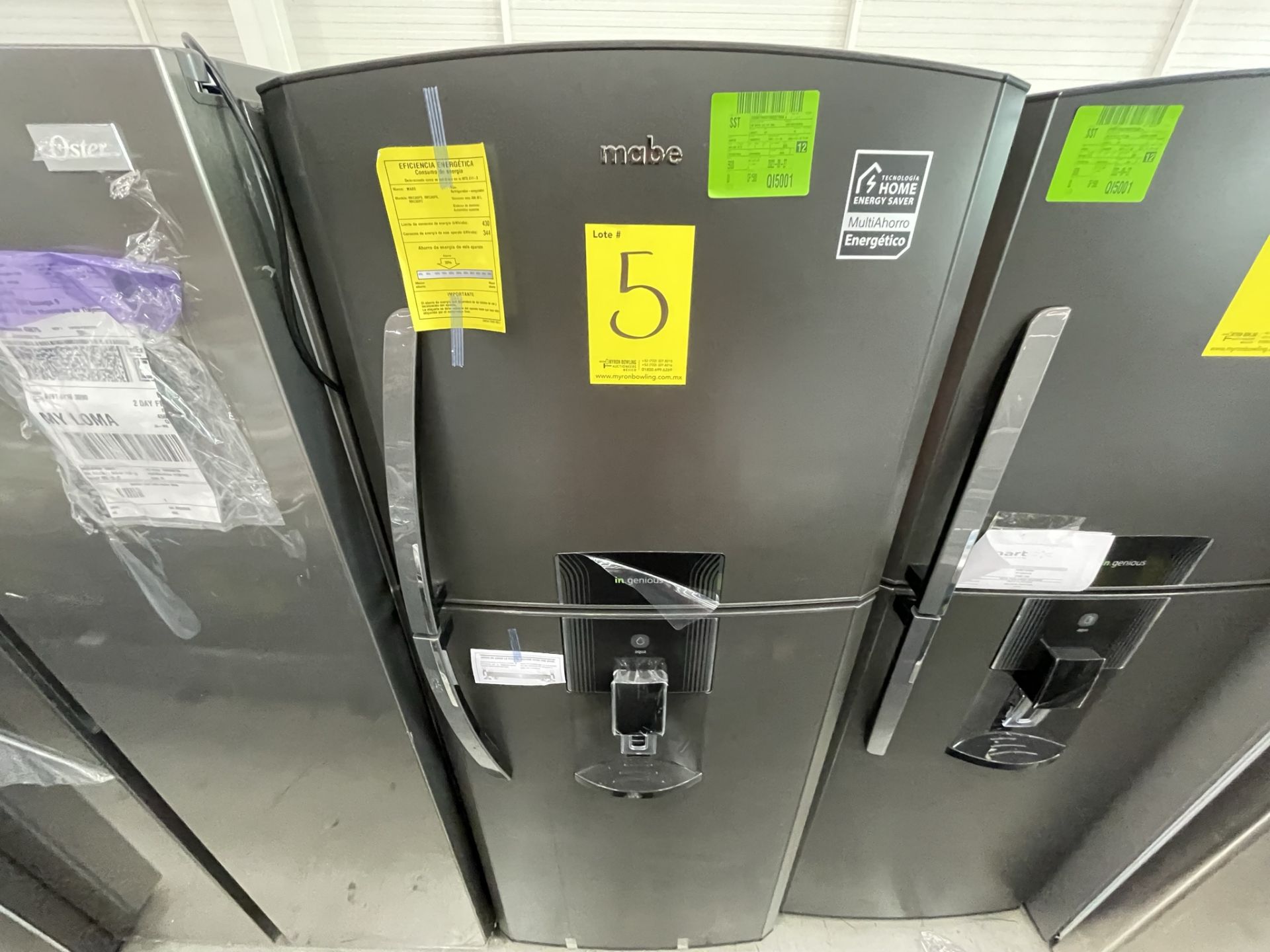 Lote de 2 Refrigeradores contiene: 1 Refrigerador con dispensador de agua Marca MABE, Modelo RME360 - Image 9 of 23
