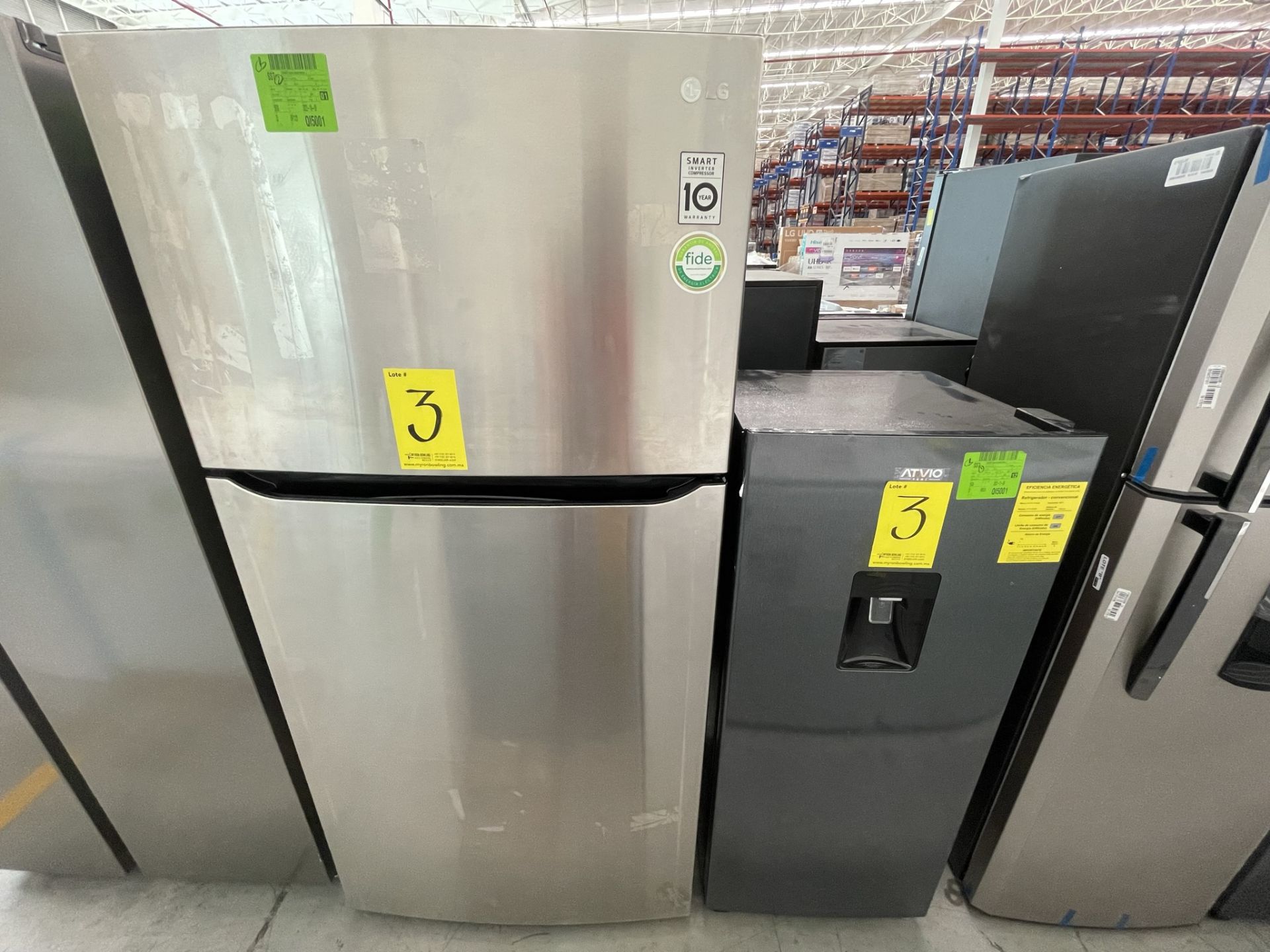 Lote de 2 Refrigeradores contiene: 1 Refrigerador Marca LG, Modelo GT24BS, Serie T1C953, Color Gris