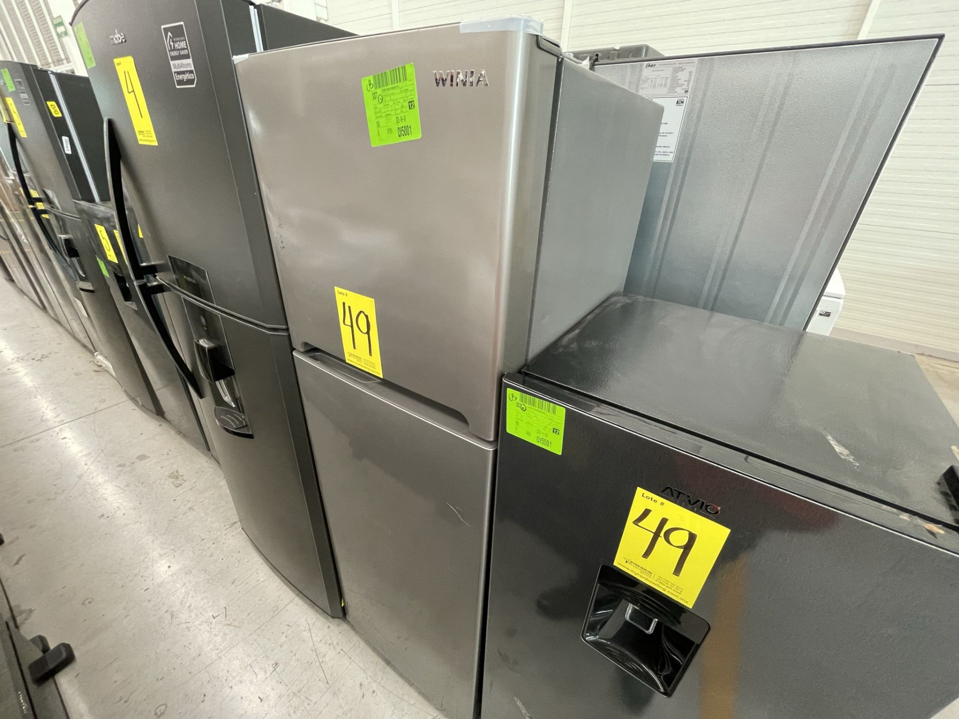 Lote de 2 Refrigeradores contiene: 1 Refrigerador Marca WINIA, Modelo DRF25210GN, Serie 370028, Col - Image 5 of 28