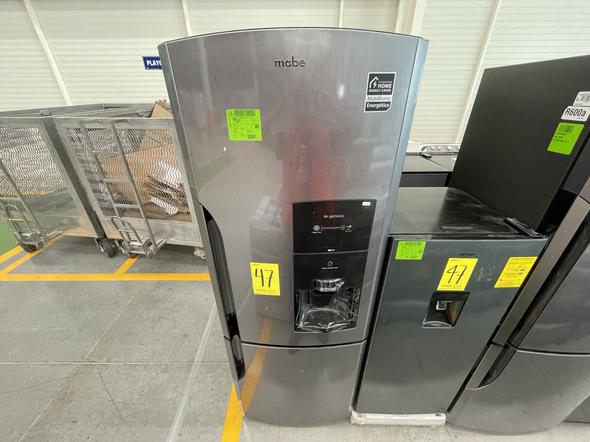 Lote de 2 Refrigeradores contiene: 1 Refrigerador con dispensador de agua Marca MABE, Modelo RMB400 - Image 5 of 24