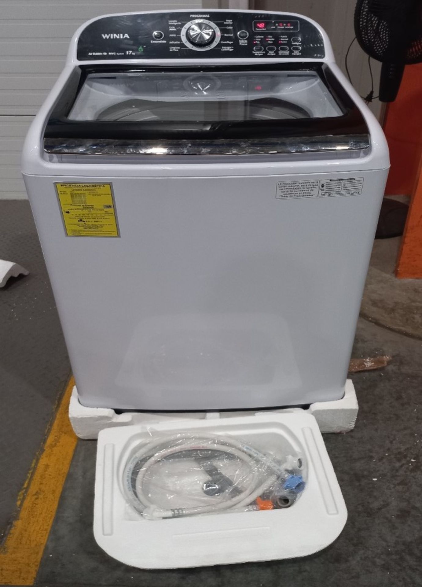 Lote conformado por 3 lavadoras: Lavadora Mabe 16 kg blanca, Lavadora 17kg dual, Lavadora Hisense 1 - Image 3 of 4