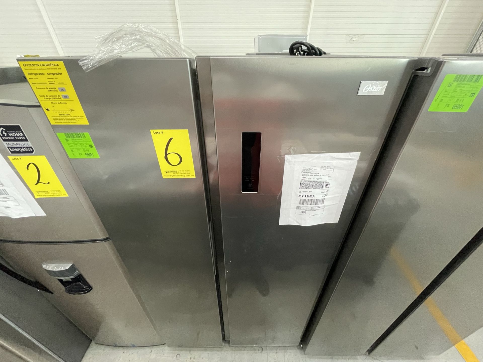 Lote de 2 Refrigeradores contiene: 1 Refrigerador Marca OSTER, Modelo OSSBSME20SSEVI, Serie N/D, Col - Image 8 of 23