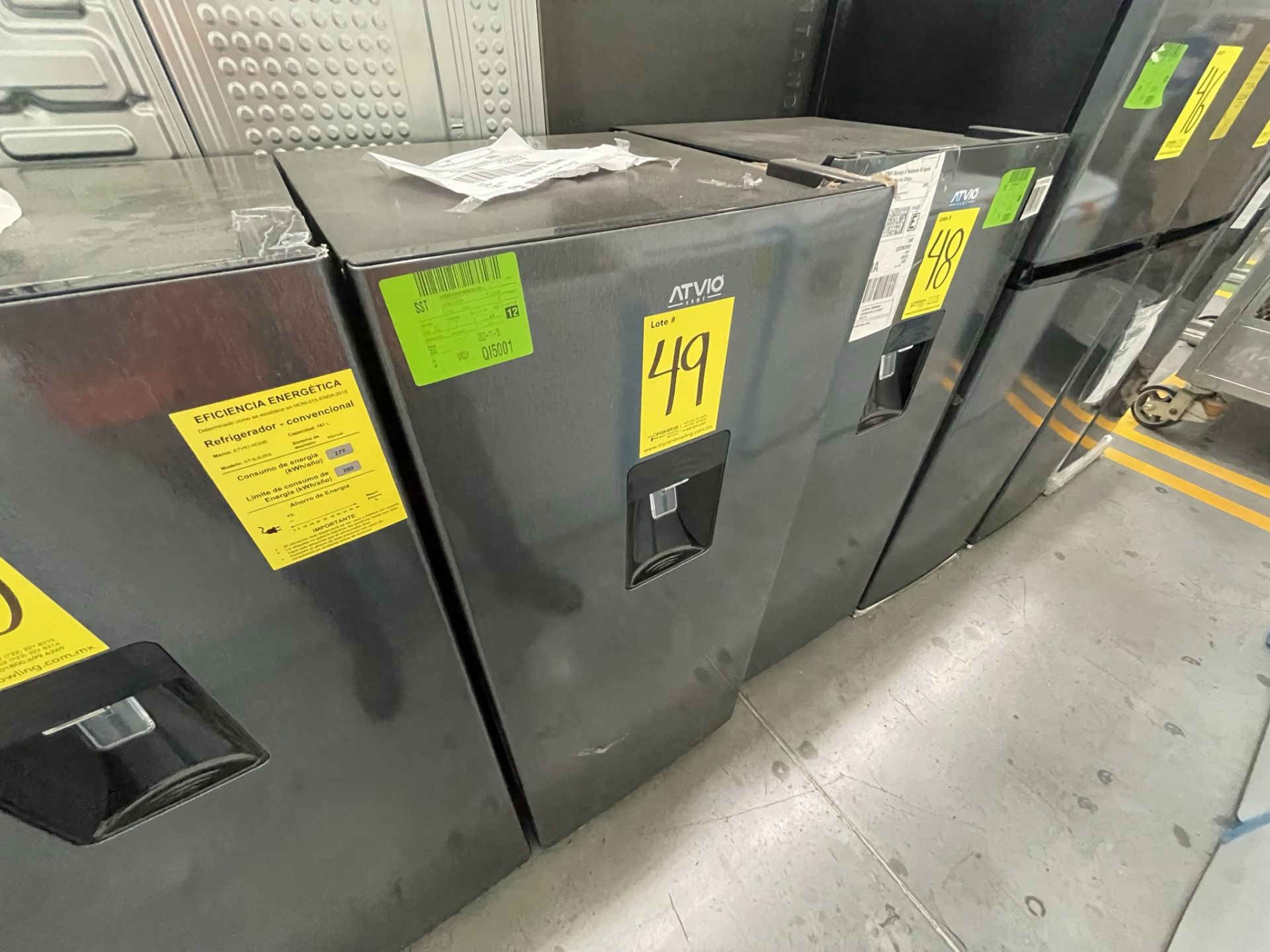 Lote de 2 Refrigeradores contiene: 1 Refrigerador Marca WINIA, Modelo DRF25210GN, Serie 370028, Col - Image 26 of 28