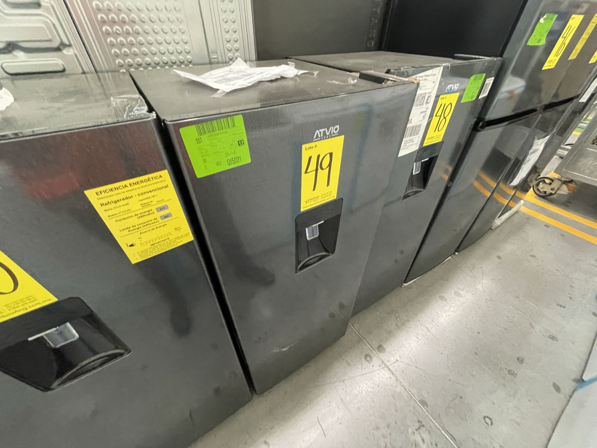 Lote de 2 Refrigeradores contiene: 1 Refrigerador Marca WINIA, Modelo DRF25210GN, Serie 370028, Col - Image 25 of 28