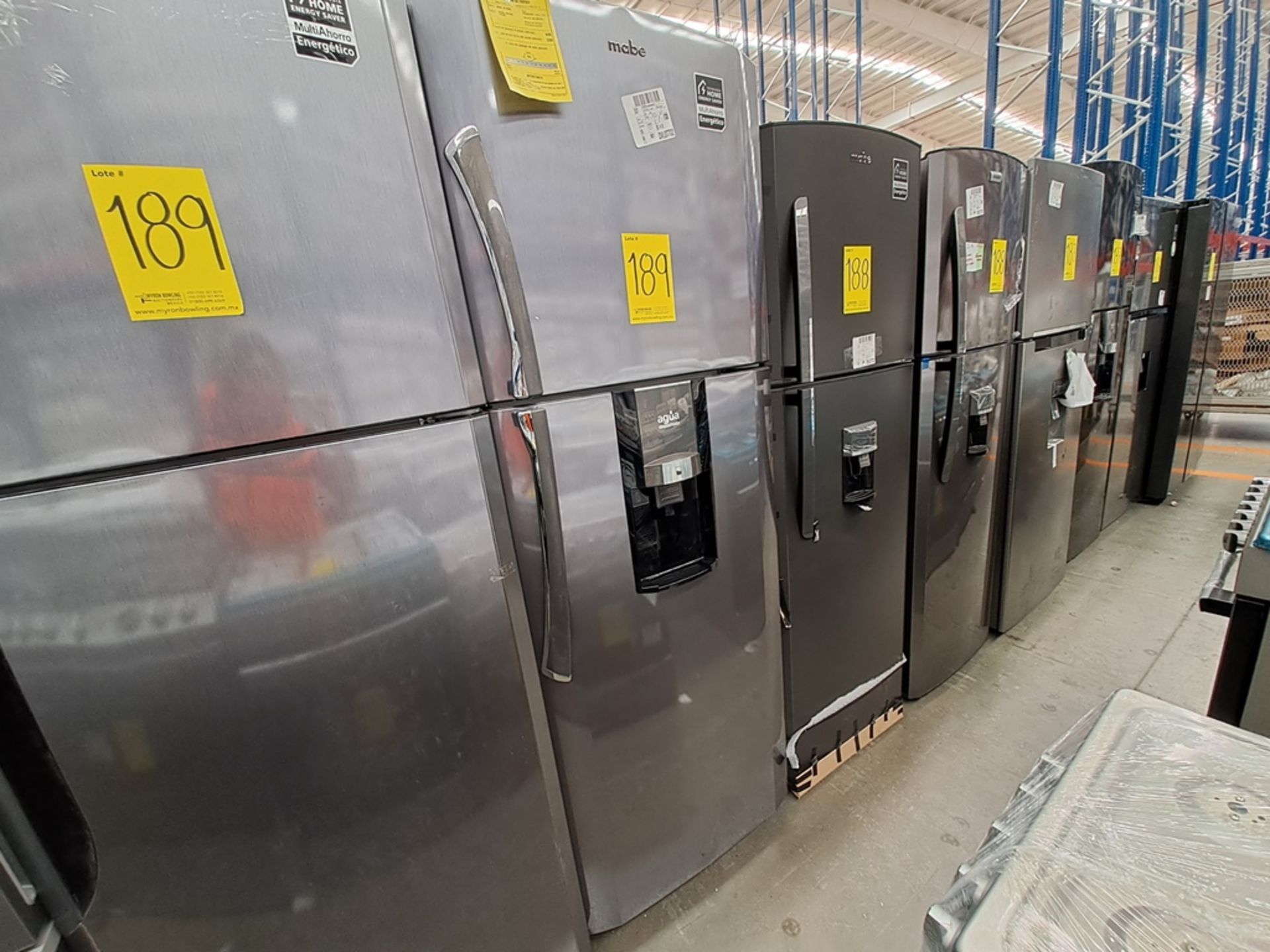 Lote de 2 refrigeradores contiene: 1 Refrigerador con dispensador de agua Marca MABE, Modelo MRT400 - Image 3 of 9
