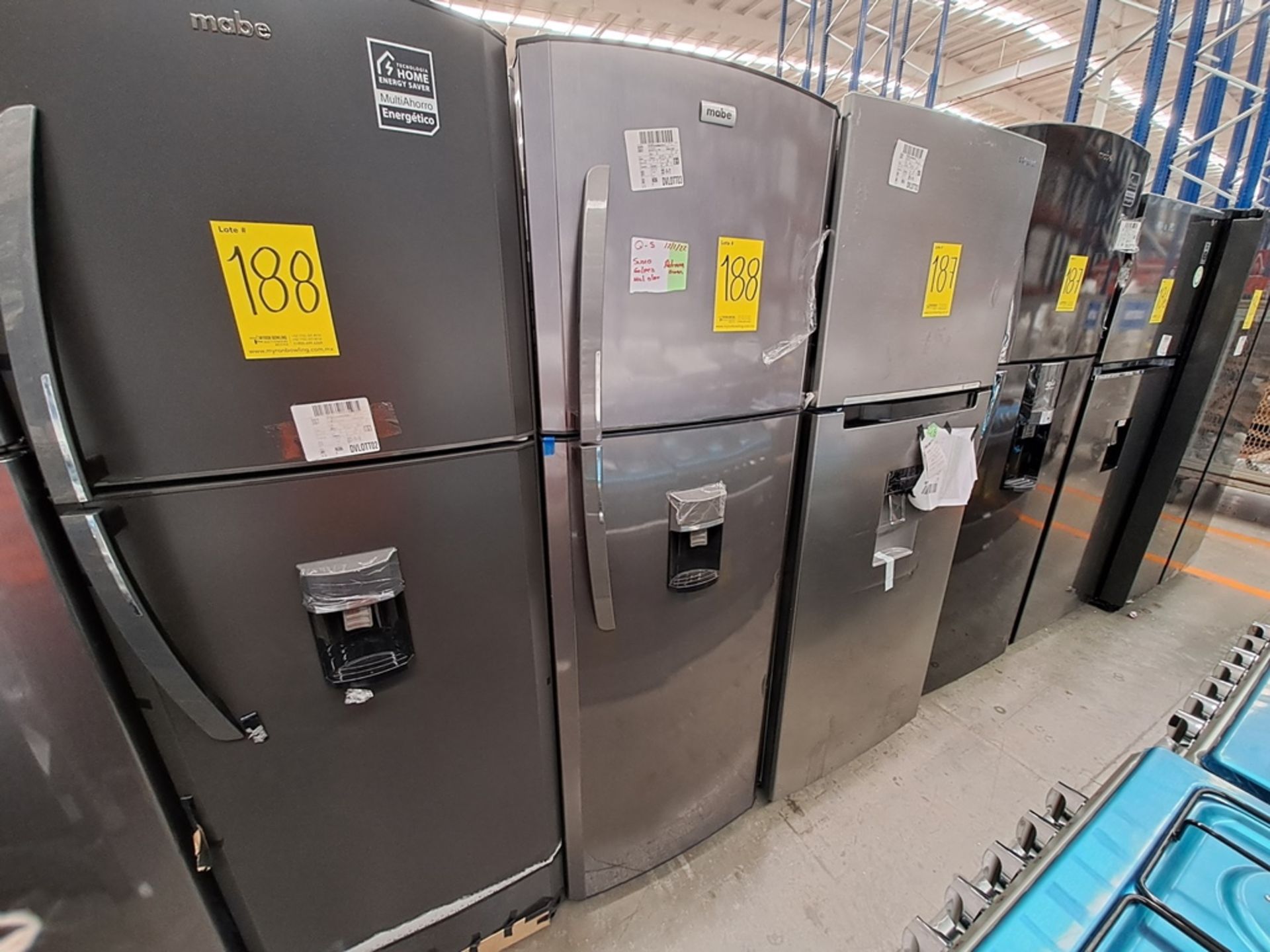 (Daño estético) Lote de 2 refrigeradores contiene: 1 Refrigerador con dispensador de agua Marca MAB - Image 2 of 8