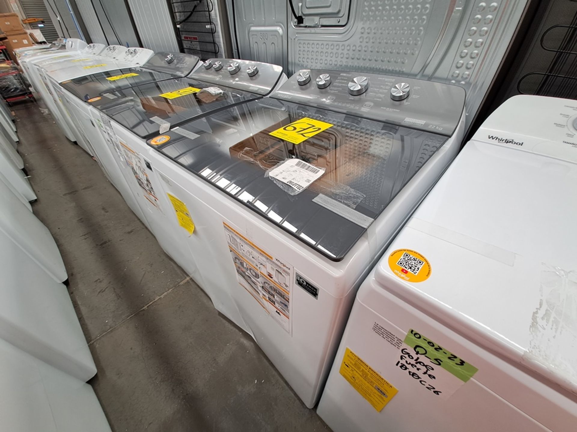 (Detalle estético) Lote de 2 lavadoras contiene: 1 Lavadora de 22 KG Marca WHIRLPOOL, Modelo 8MWTW2 - Image 3 of 9