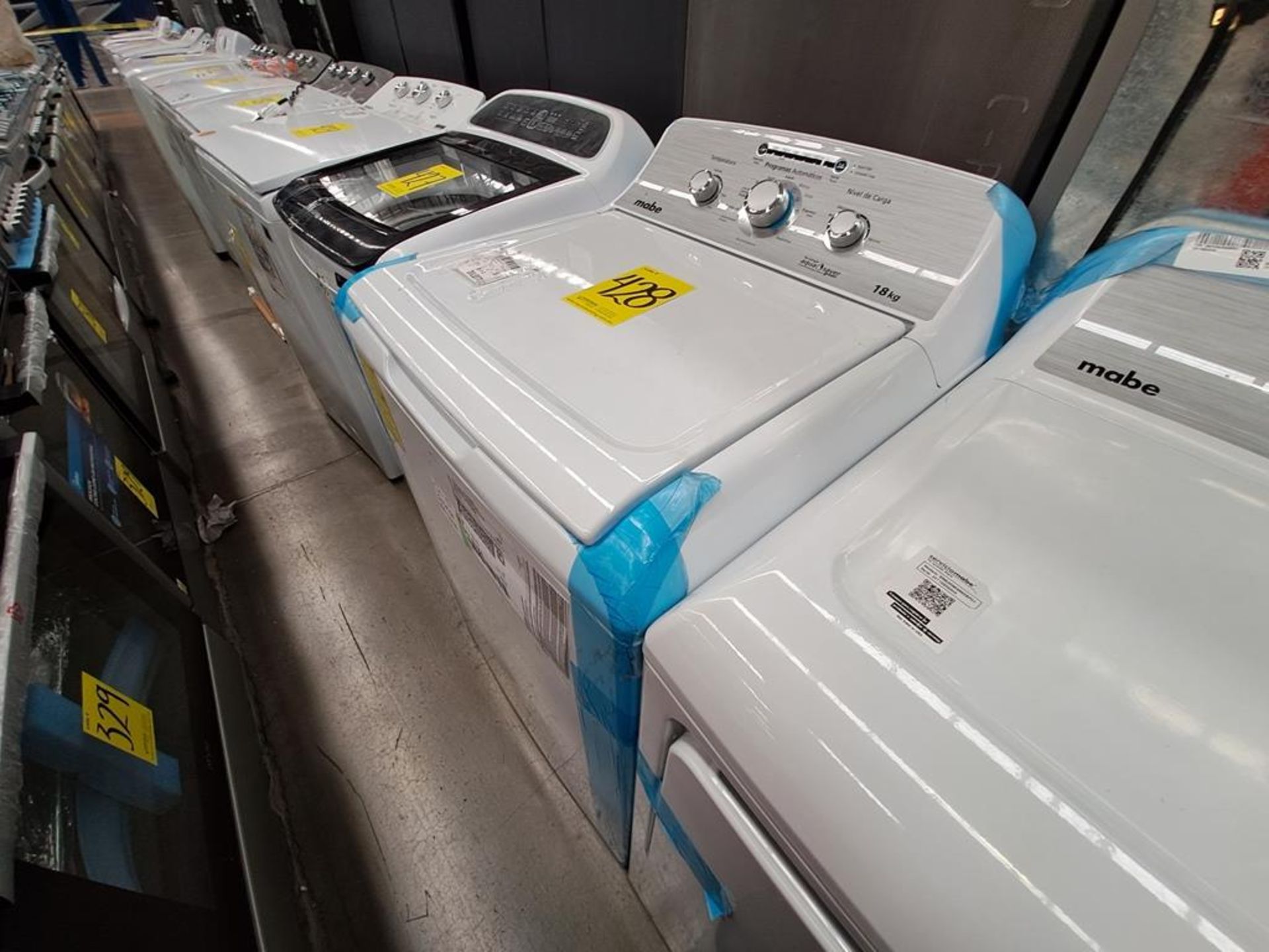 Lote de lavadora y secadora contiene: 1 Lavadora de 18 KG Marca MABE, Modelo LMA78113CBAB0, Serie S - Image 2 of 8