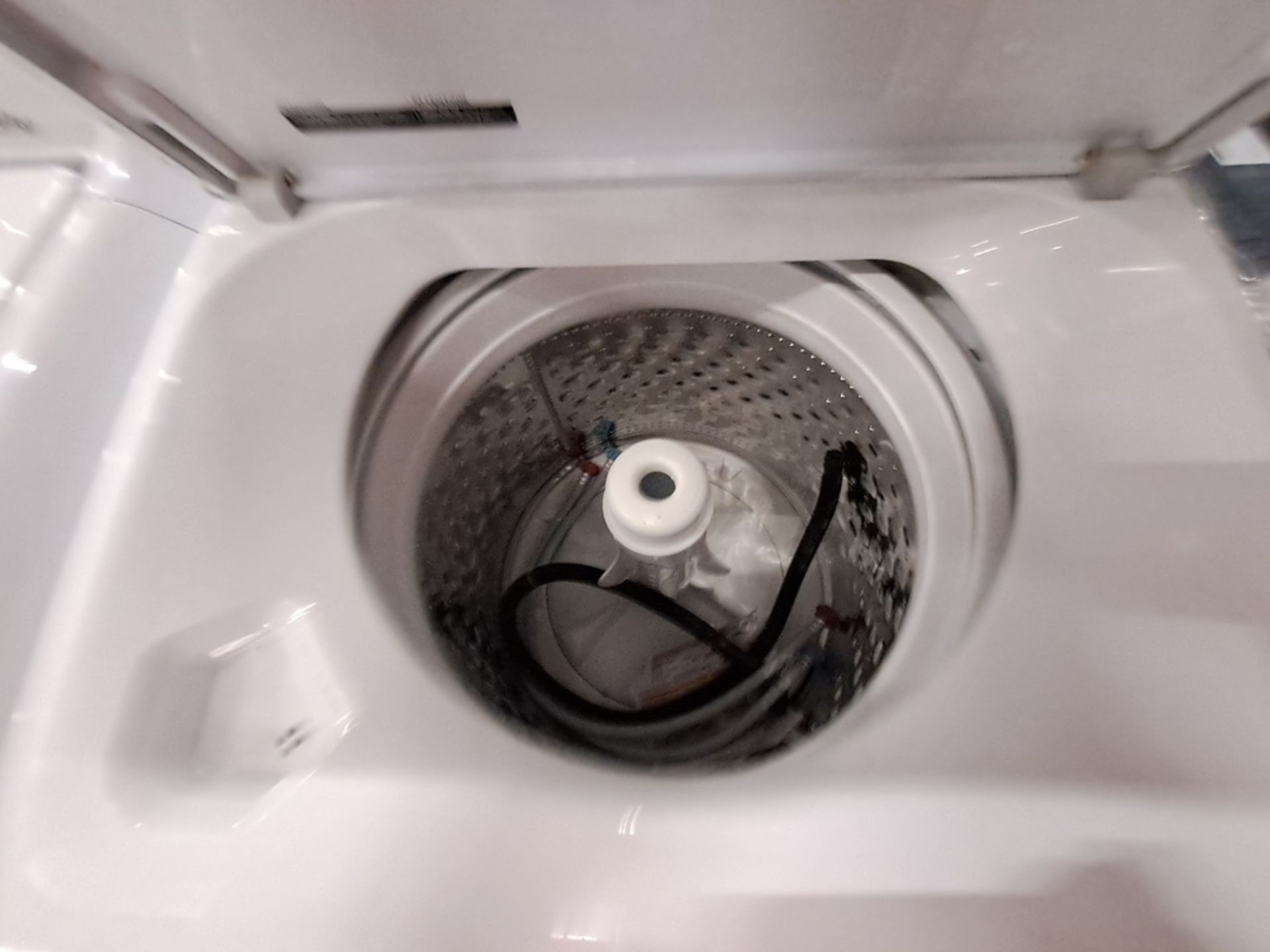 Lote de 2 lavadoras contiene: 1 Lavadora DE 20 KG Marca MABE, Modelo LMA70213CBAB02, Serie S12888, - Image 5 of 7