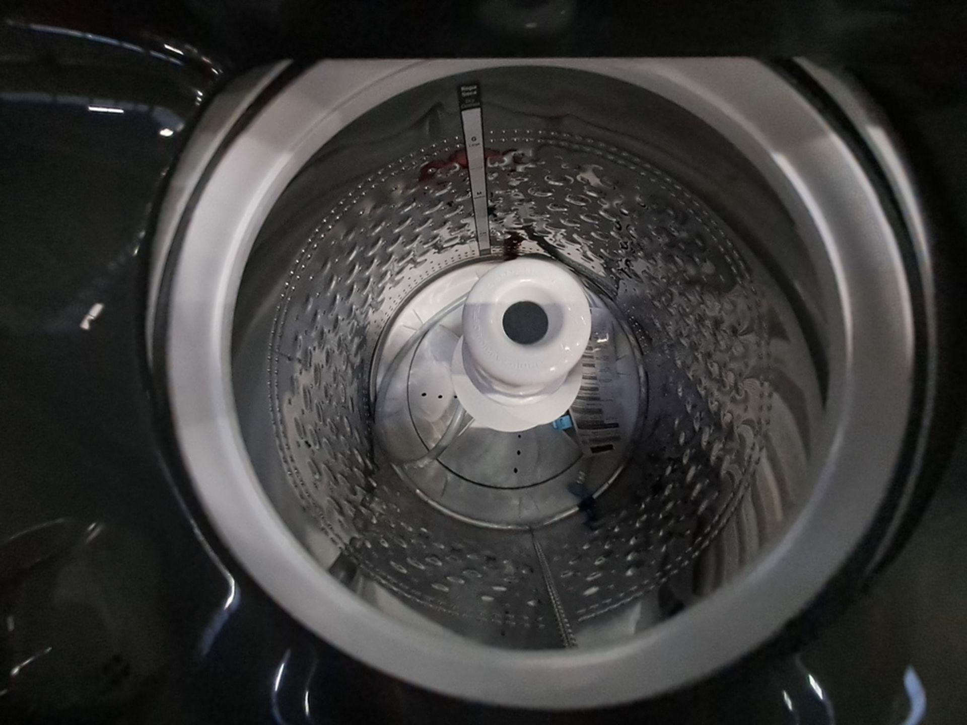 (Detalle estético) Lote de 2 lavadoras contiene: 1 Lavadora de 20 KG Marca WHIRLPOOL, Modelo 8MWTW2 - Image 6 of 8
