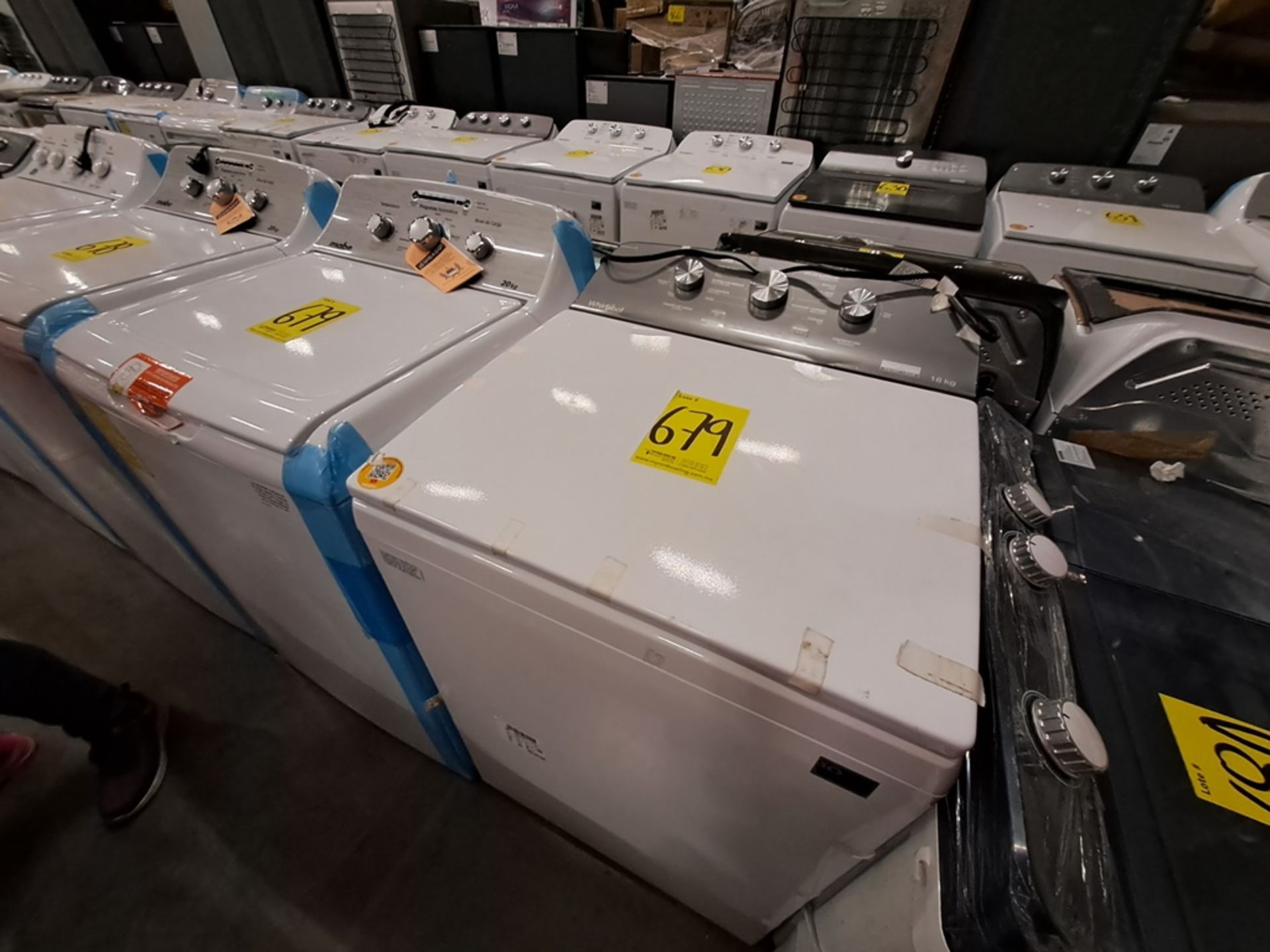Lote de 2 lavadoras contiene: 1 Lavadora DE 20 KG Marca MABE, Modelo LMA70213CBAB02, Serie S12888, - Image 3 of 7