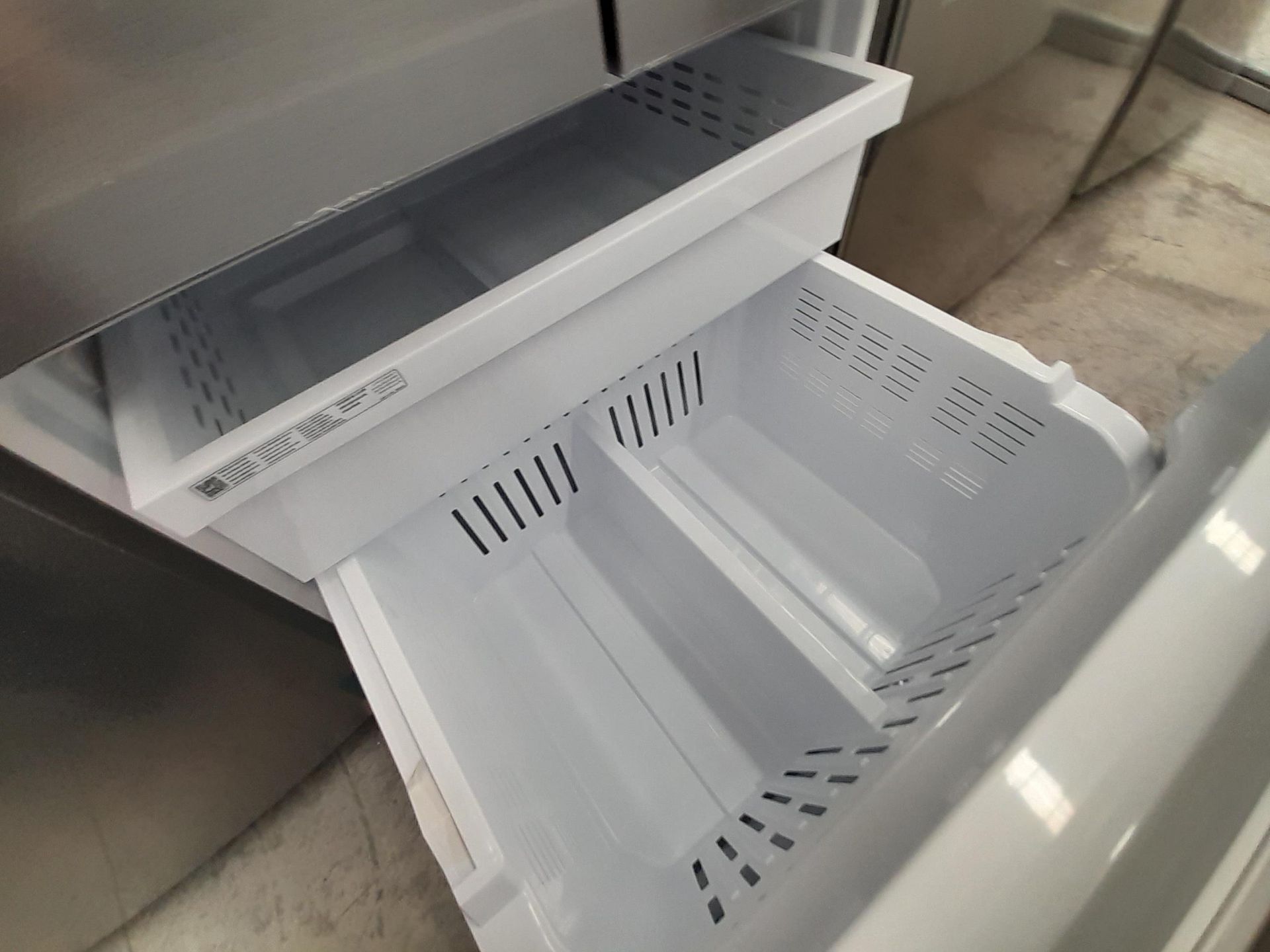 (Equipo nuevo) 1 Refrigerador Marca SAMSUNG, Modelo RF22A4010S9, Serie 00017R, Color GRIS. (Nuevo, - Image 5 of 6
