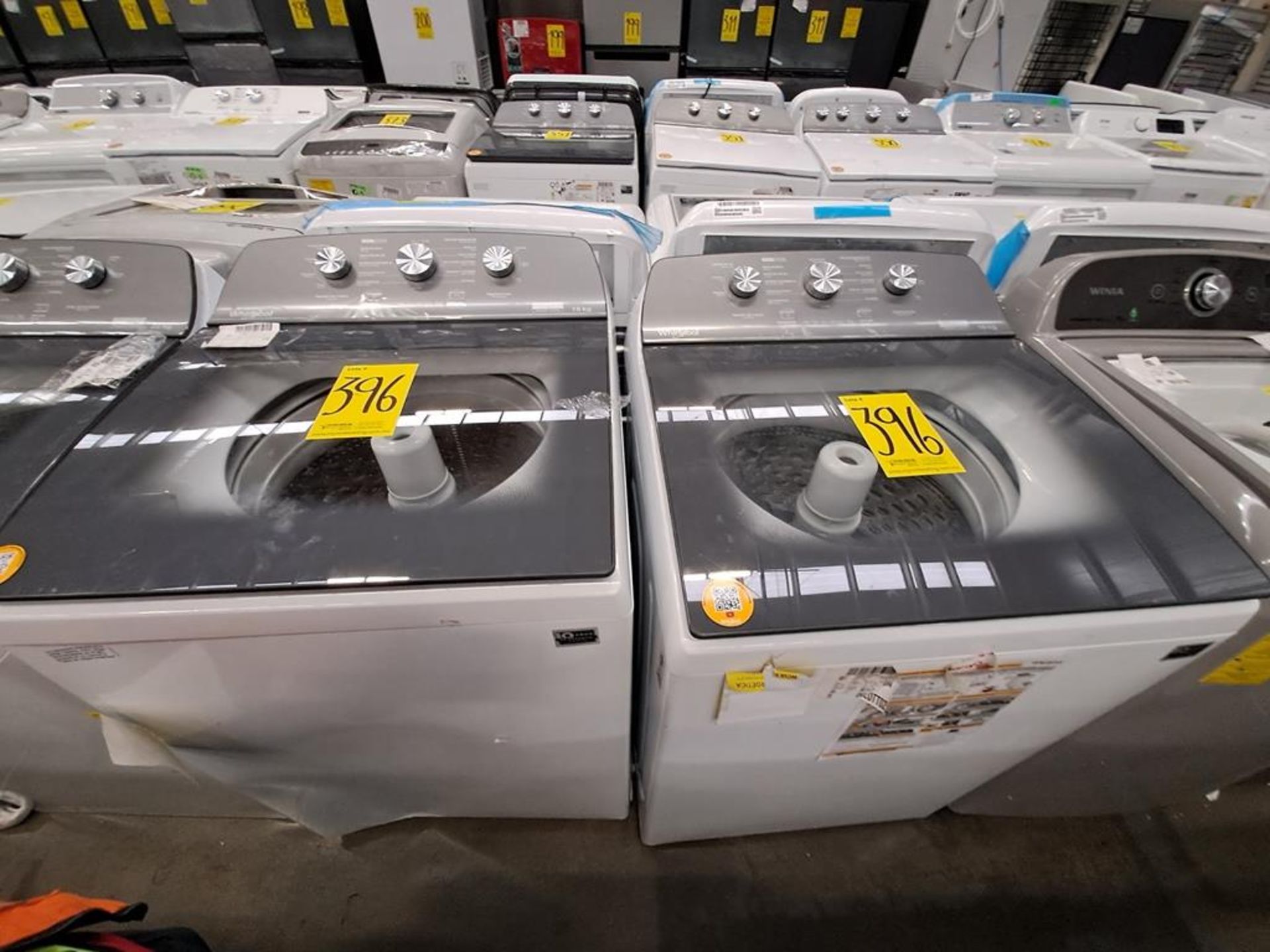 (Daño estético) Lote de 2 lavadoras contiene: 1 Lavadora de 18 KG Marca WHIRLPOOL, Modelo 8MWTW1823