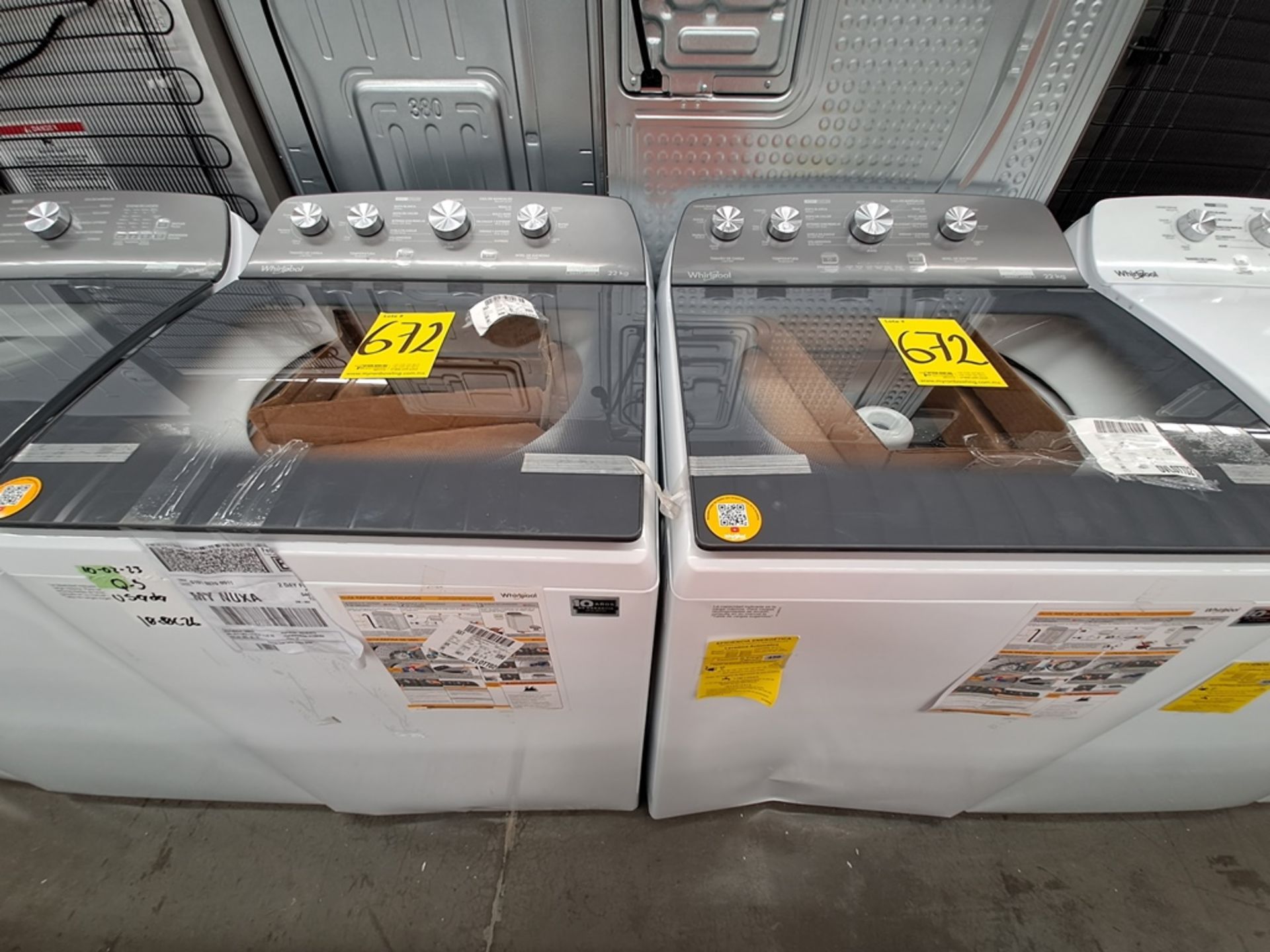 (Detalle estético) Lote de 2 lavadoras contiene: 1 Lavadora de 22 KG Marca WHIRLPOOL, Modelo 8MWTW2