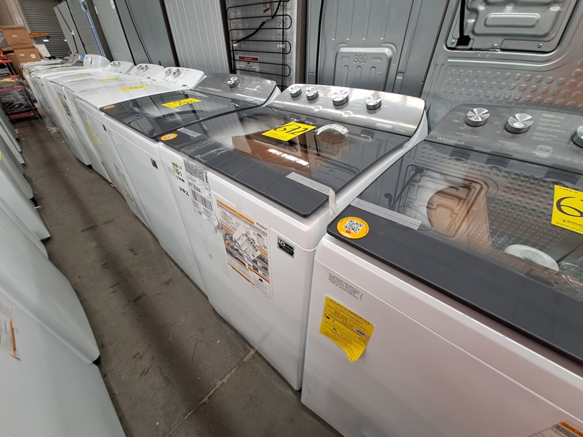(Detalle estético) Lote de 2 lavadoras contiene: 1 Lavadora de 22 KG Marca WHIRLPOOL, Modelo 8MWTW2 - Image 2 of 9