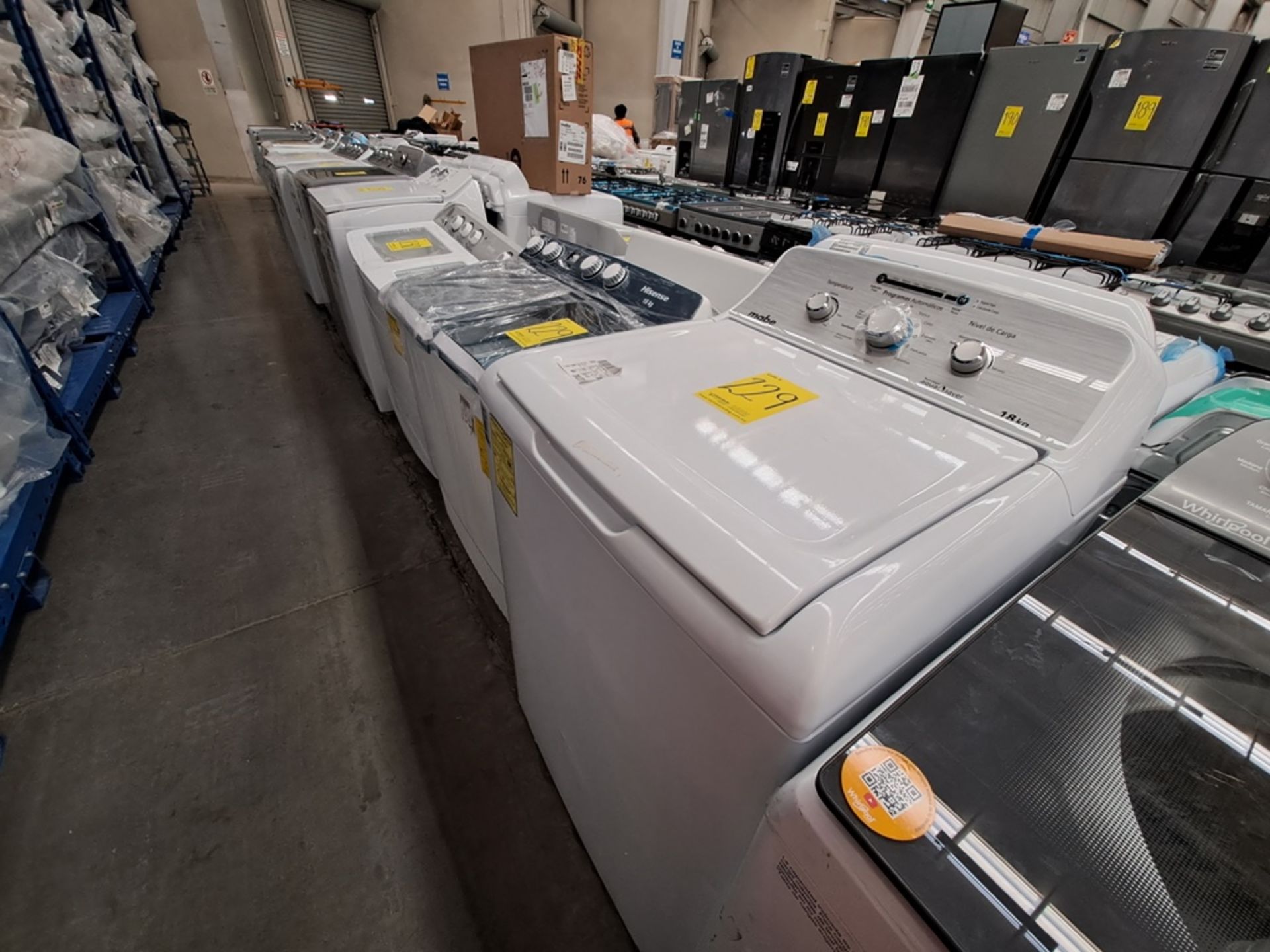 Lote de 2 lavadoras contiene: 1 Lavadora de 18 KG Marca MABE, Modelo LMA78113CDAB00, Serie 2212S514 - Image 4 of 10