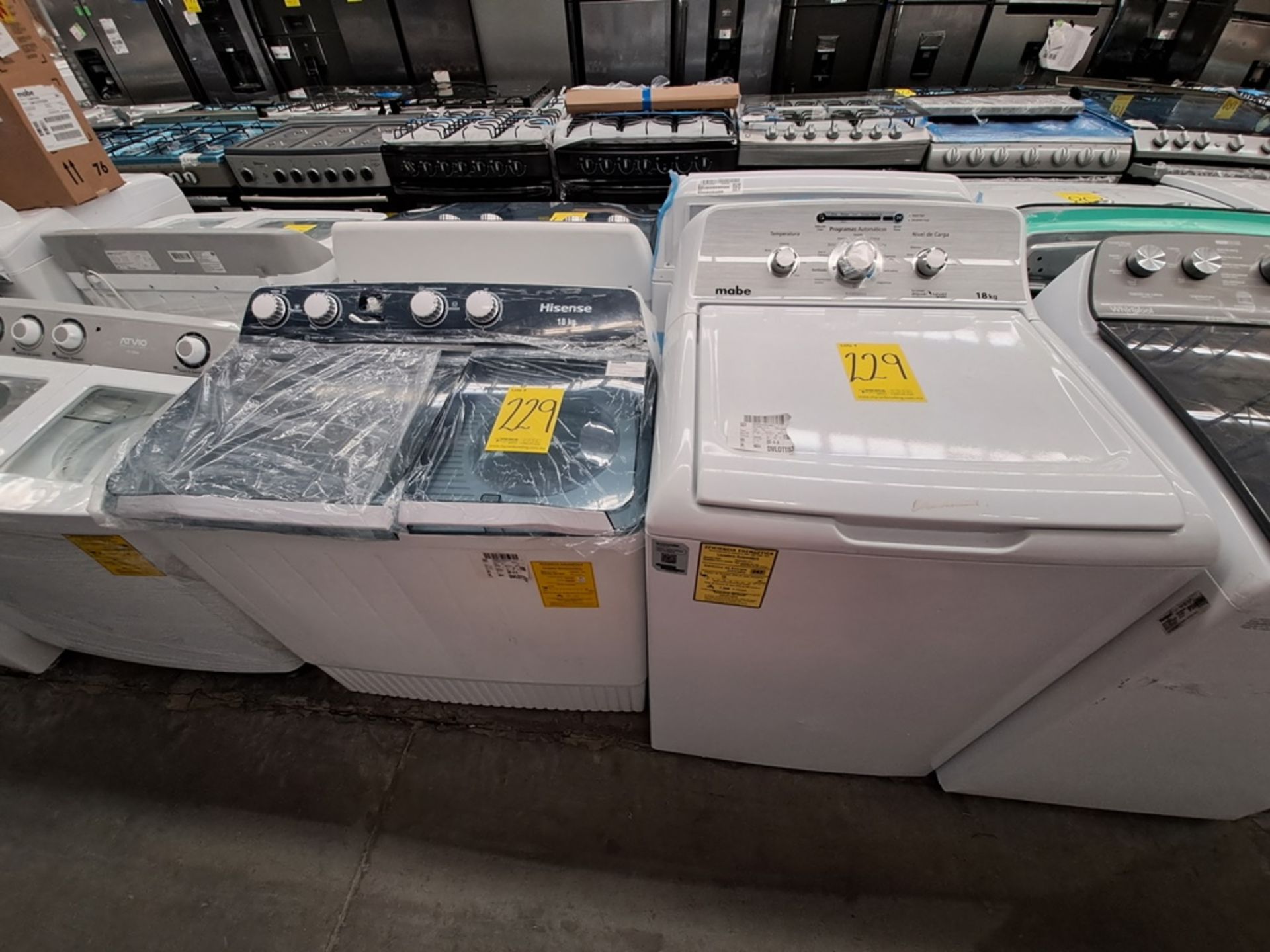 Lote de 2 lavadoras contiene: 1 Lavadora de 18 KG Marca MABE, Modelo LMA78113CDAB00, Serie 2212S514