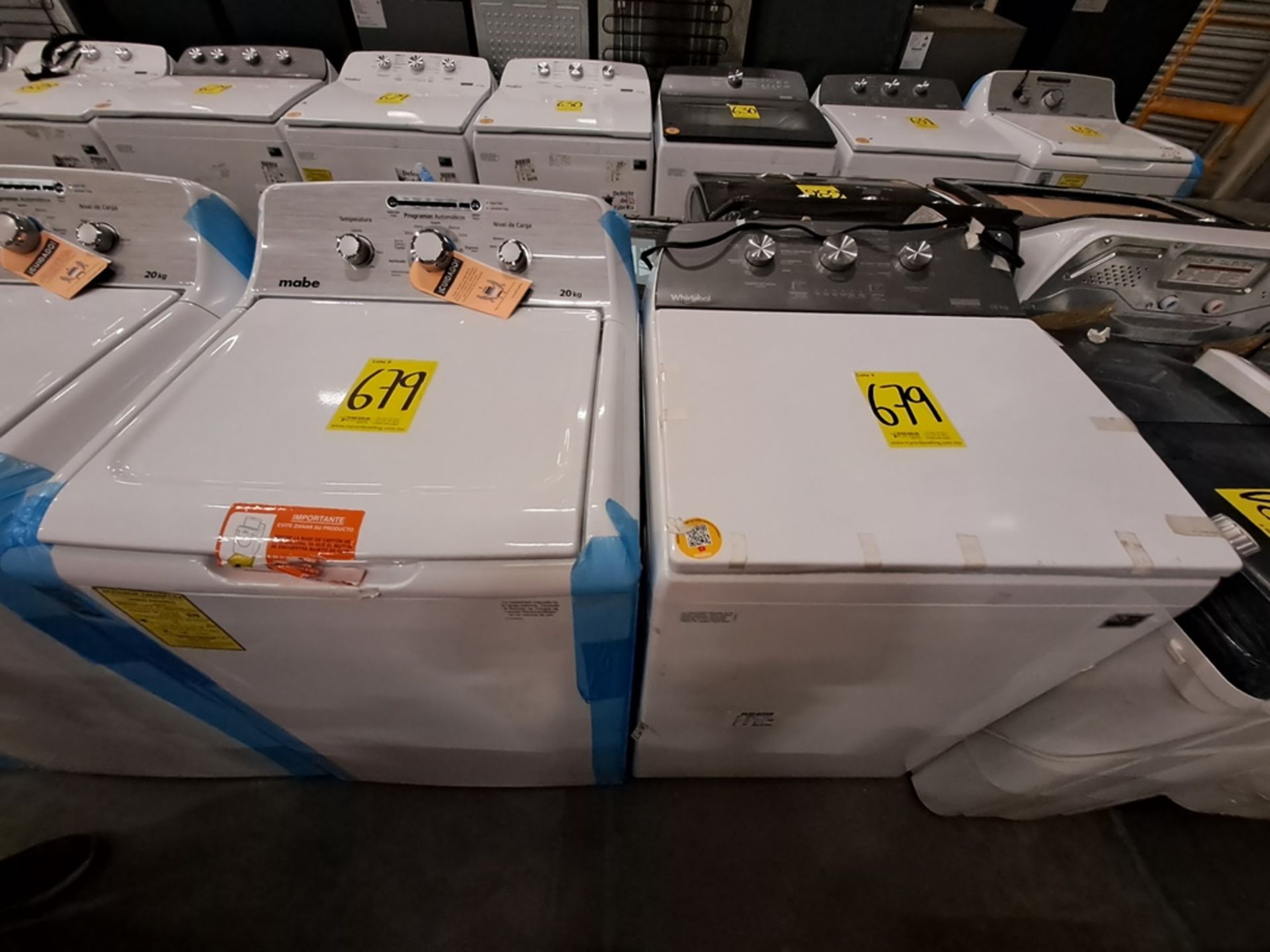 Lote de 2 lavadoras contiene: 1 Lavadora DE 20 KG Marca MABE, Modelo LMA70213CBAB02, Serie S12888,