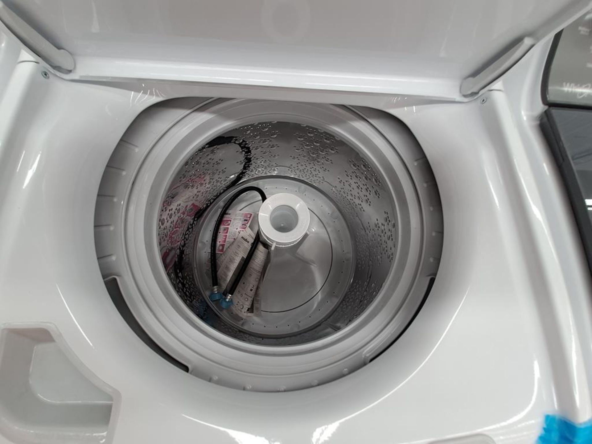 Lote de 2 lavadoras contiene: 1 Lavadora de 18 KG Marca WHIRLPOOL, Modelo 8MWTW1823WJM0, Serie HLB4 - Image 7 of 8