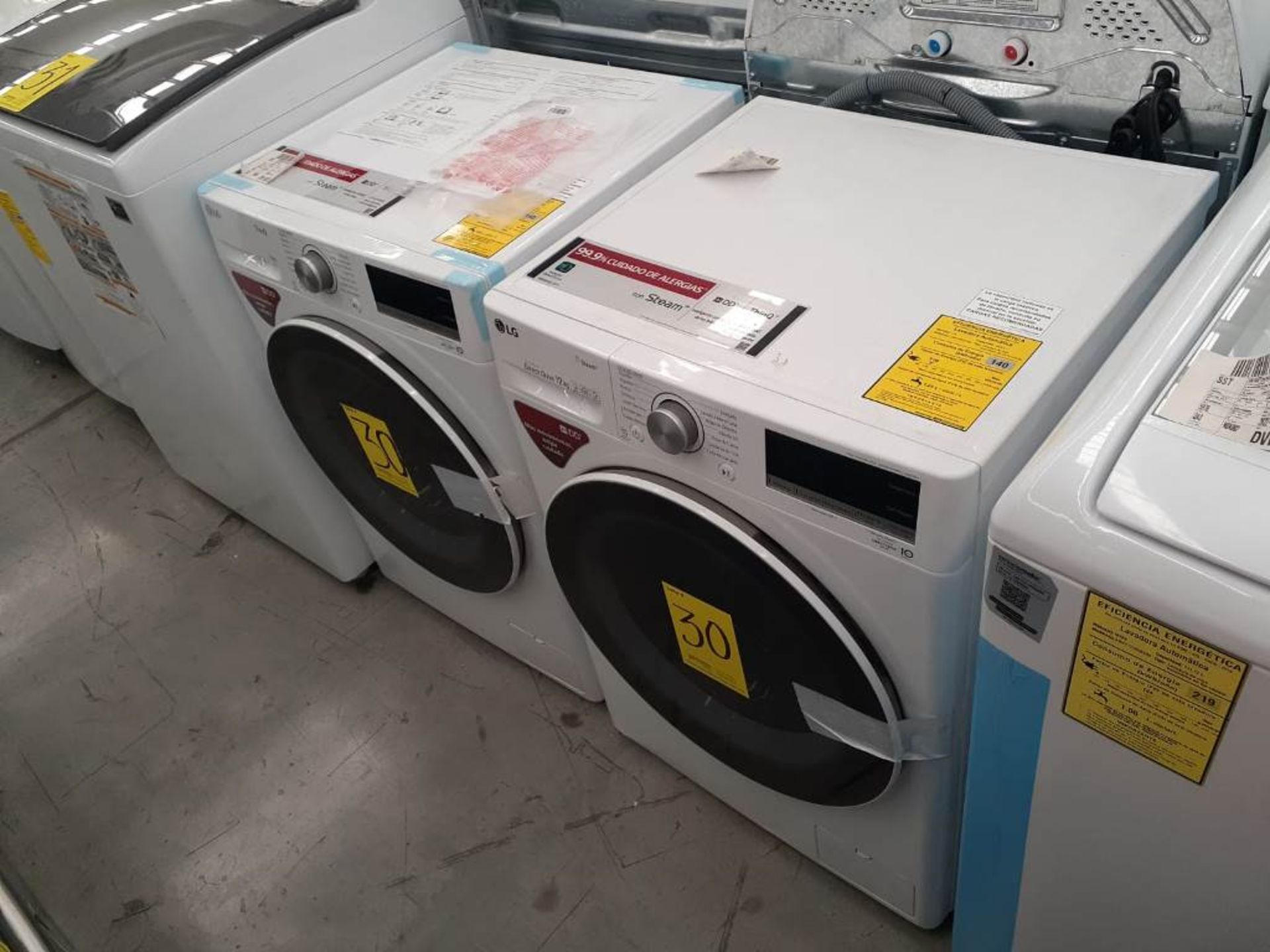 (Equipo nuevo) Lote de 2 Lavadoras contiene: 1 Lavadora de 12 KG Marca LG, Modelo WM12WVC4S6, Serie - Image 2 of 6