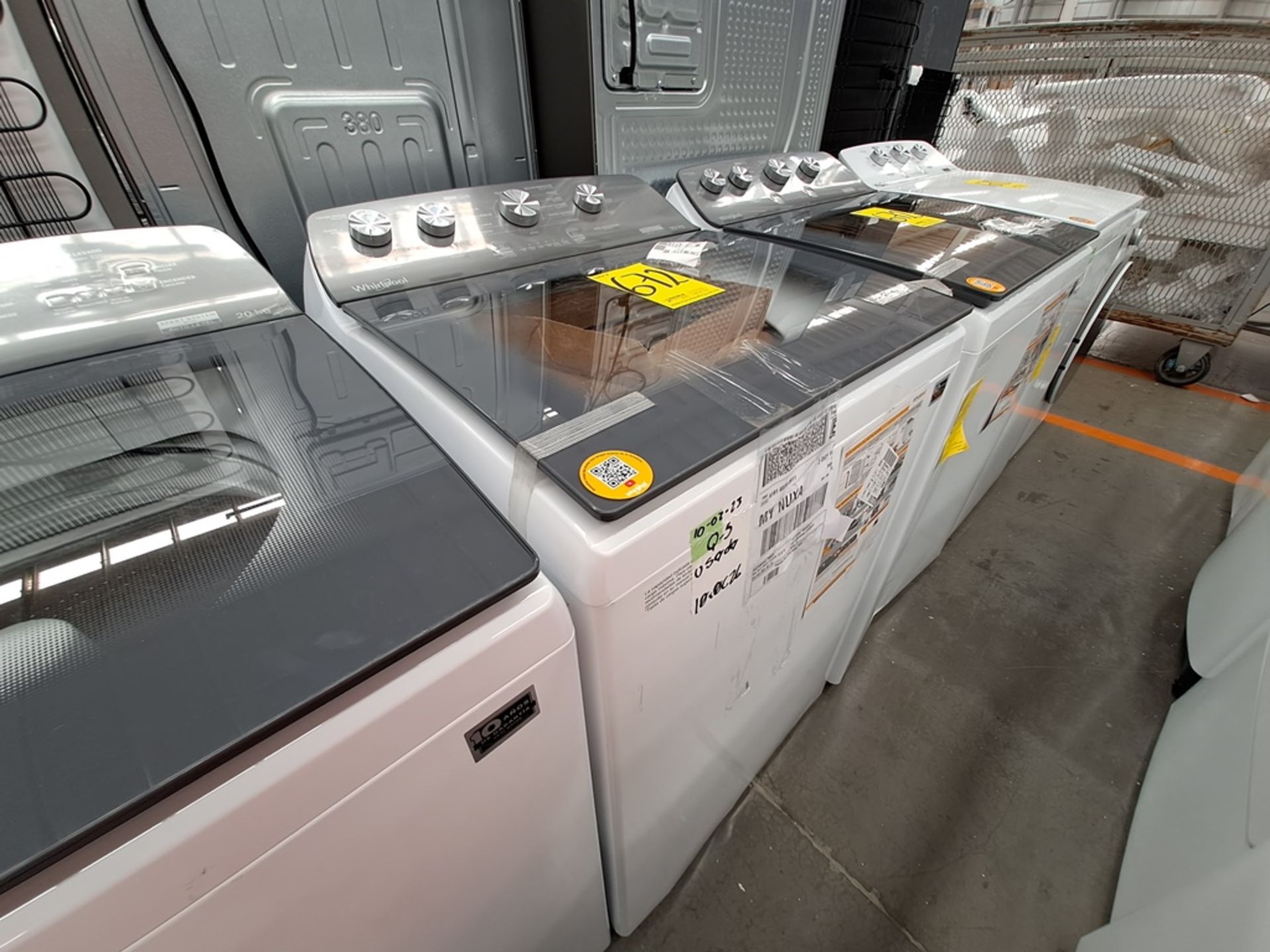 (Detalle estético) Lote de 2 lavadoras contiene: 1 Lavadora de 22 KG Marca WHIRLPOOL, Modelo 8MWTW2 - Image 4 of 9