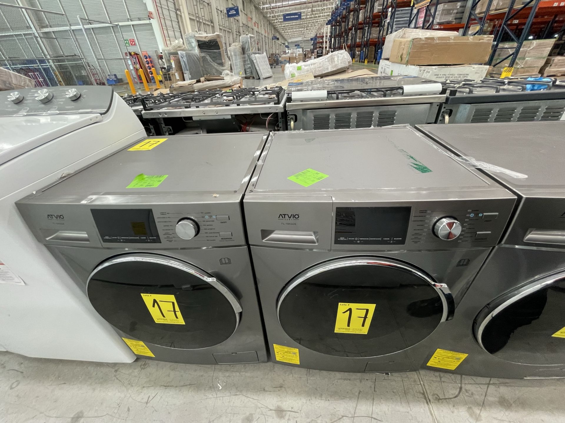 (Detalle estético) Lote de 2 lavadoras contiene: 1 Lavadora de 15 KG Marca ATVIO, Modelo 8MWTW1813M