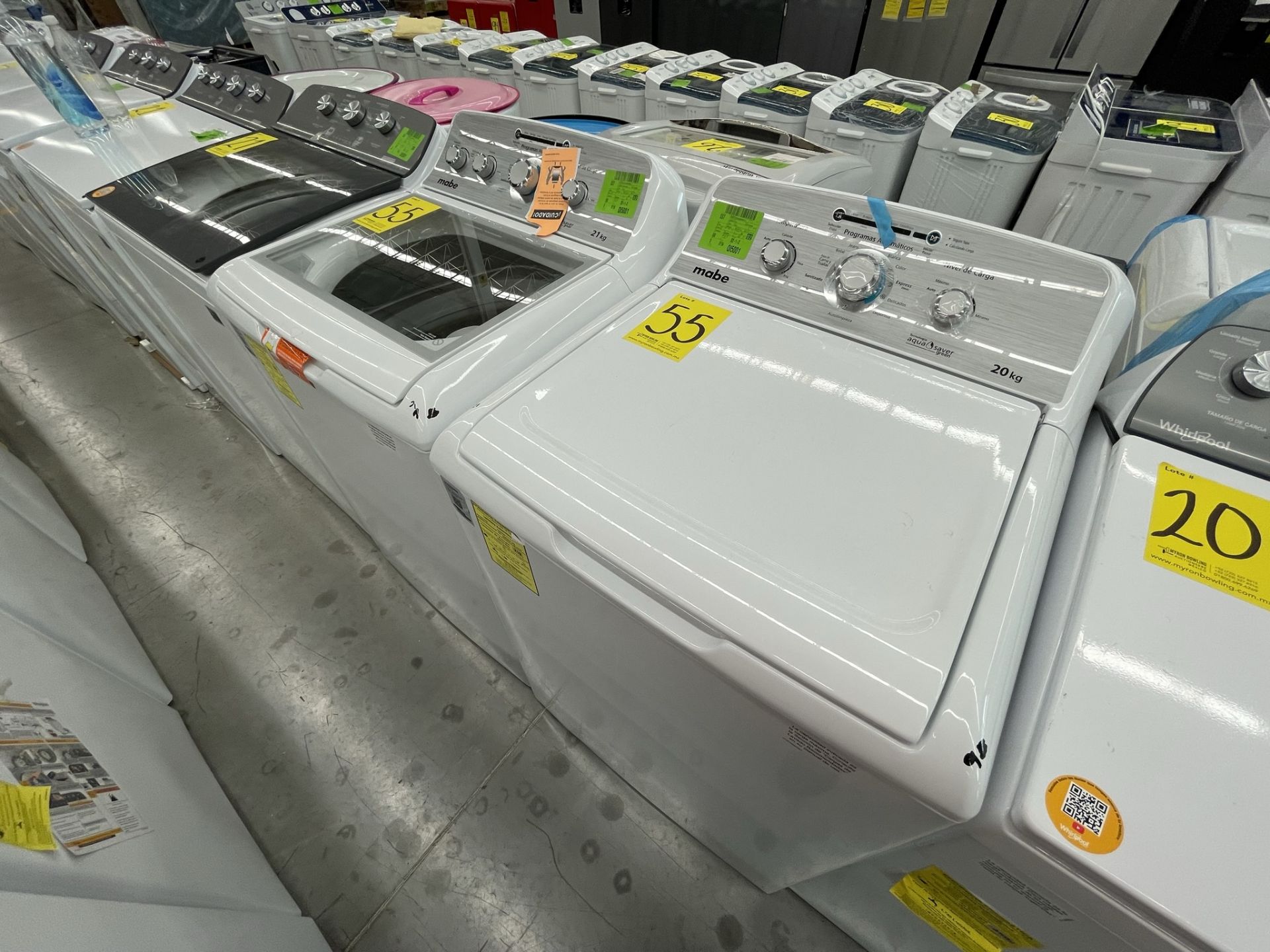 (Detalle estético) Lote de 2 lavadoras contiene: Lavadora de 20 KG Marca MABE, Modelo LMA70213CBAB0 - Image 2 of 6