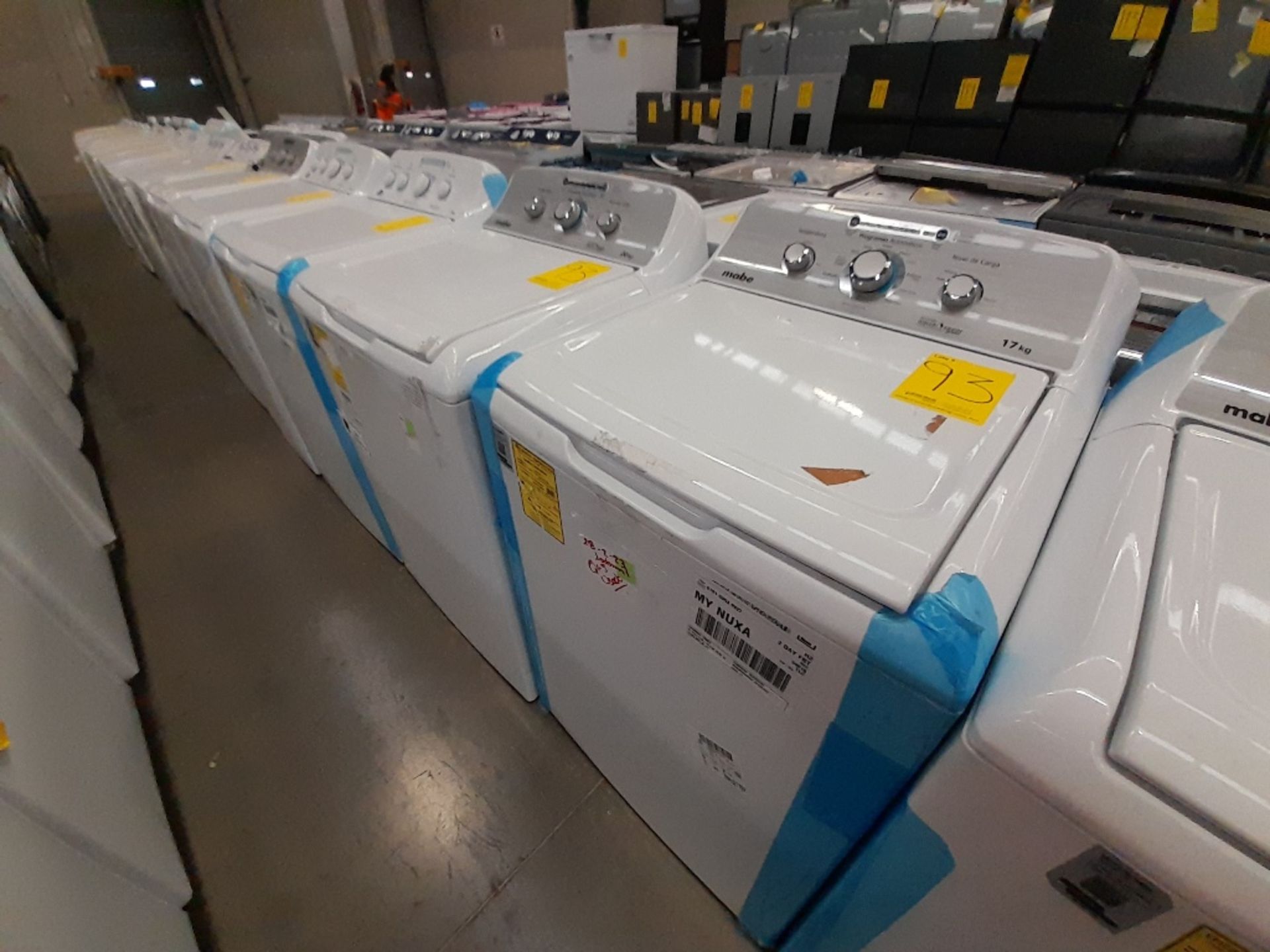Lote de 2 lavadoras Contiene: 1 lavadora de 20 KG Marca MABE, Modelo LMA70213CBAB03, Serie S19193, - Image 3 of 6